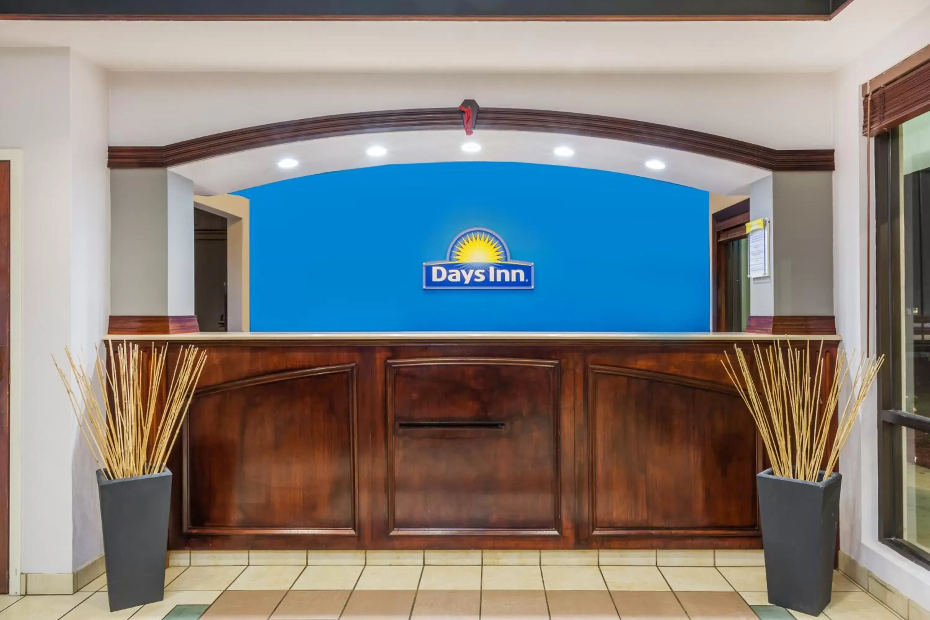 Lobby or reception in Days Inn by Wyndham Pearl/Jackson Airport