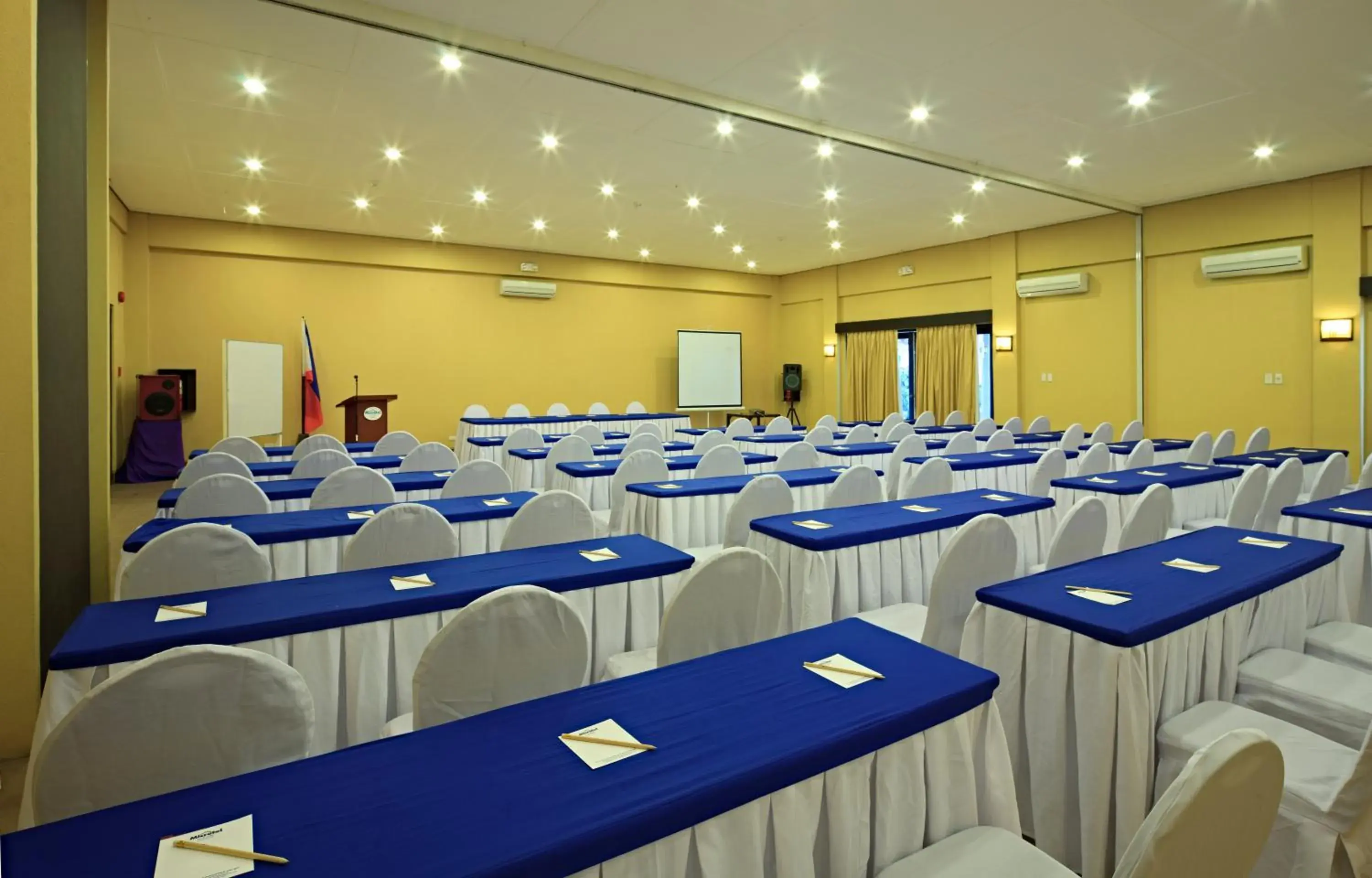 Meeting/conference room in Microtel by Wyndham Davao