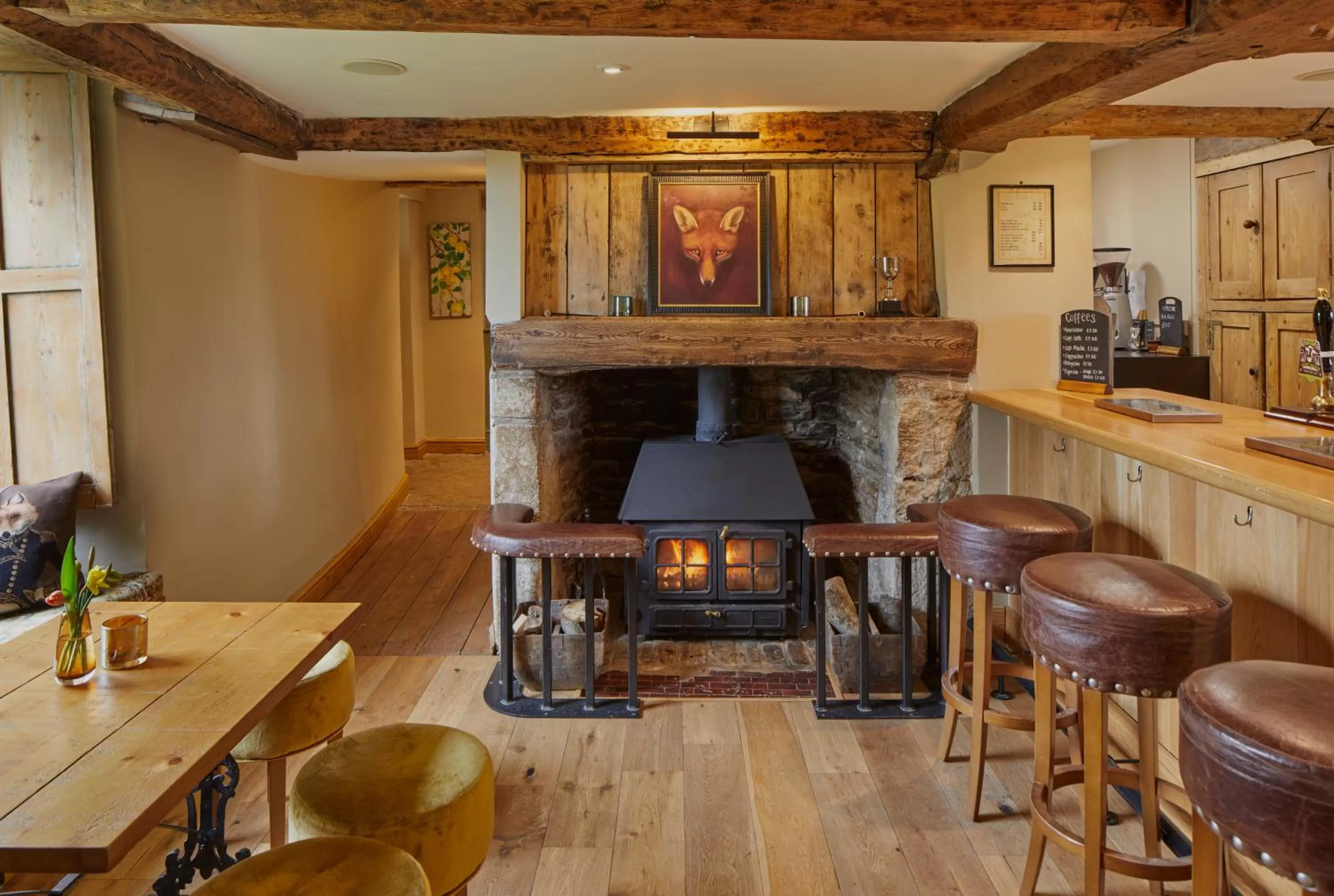 Restaurant/places to eat in Full Moon Inn Rudge