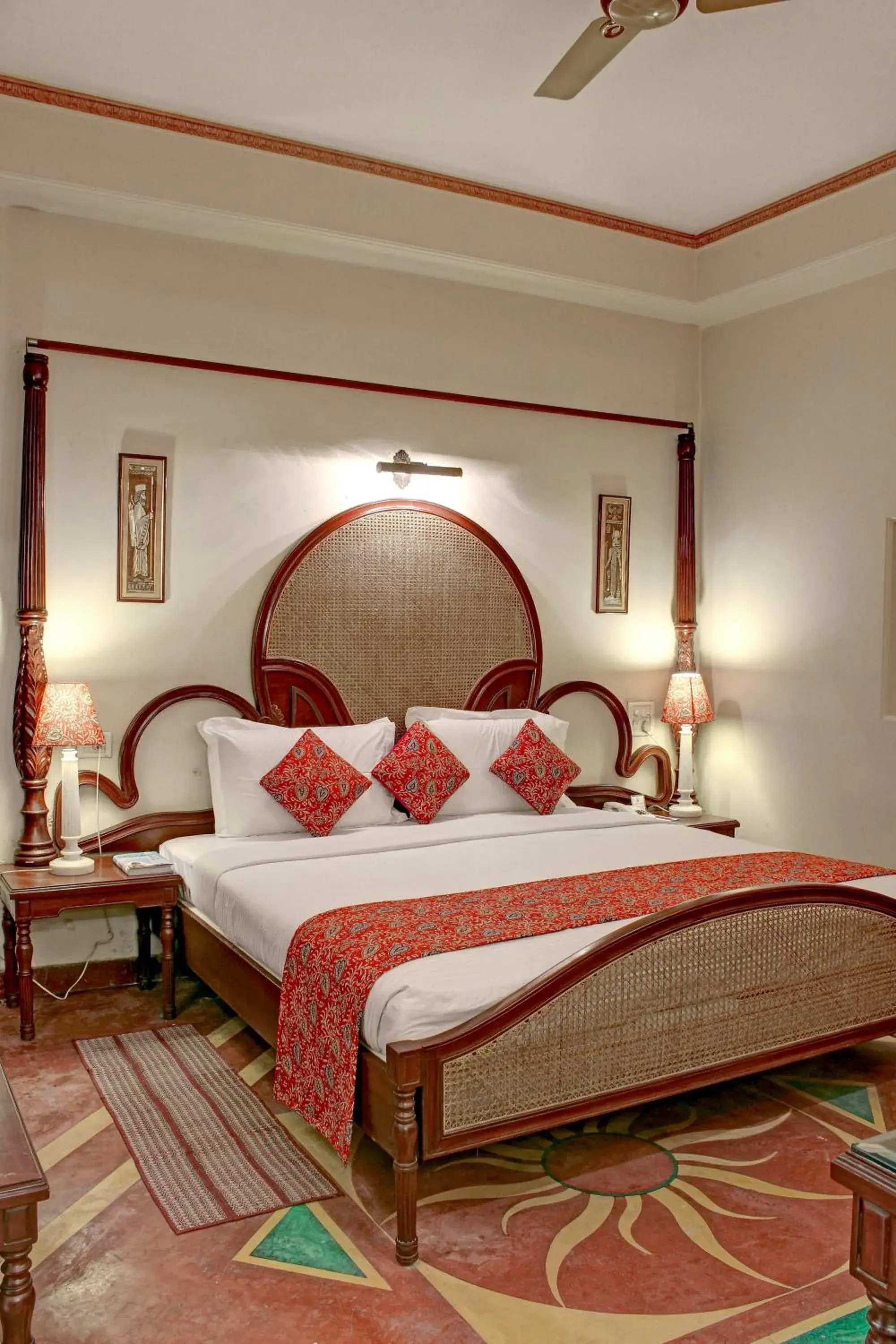 Bed in Palace On Ganges - Heritage Hotel Bed in Palace On Ganges - Heritage Hotel