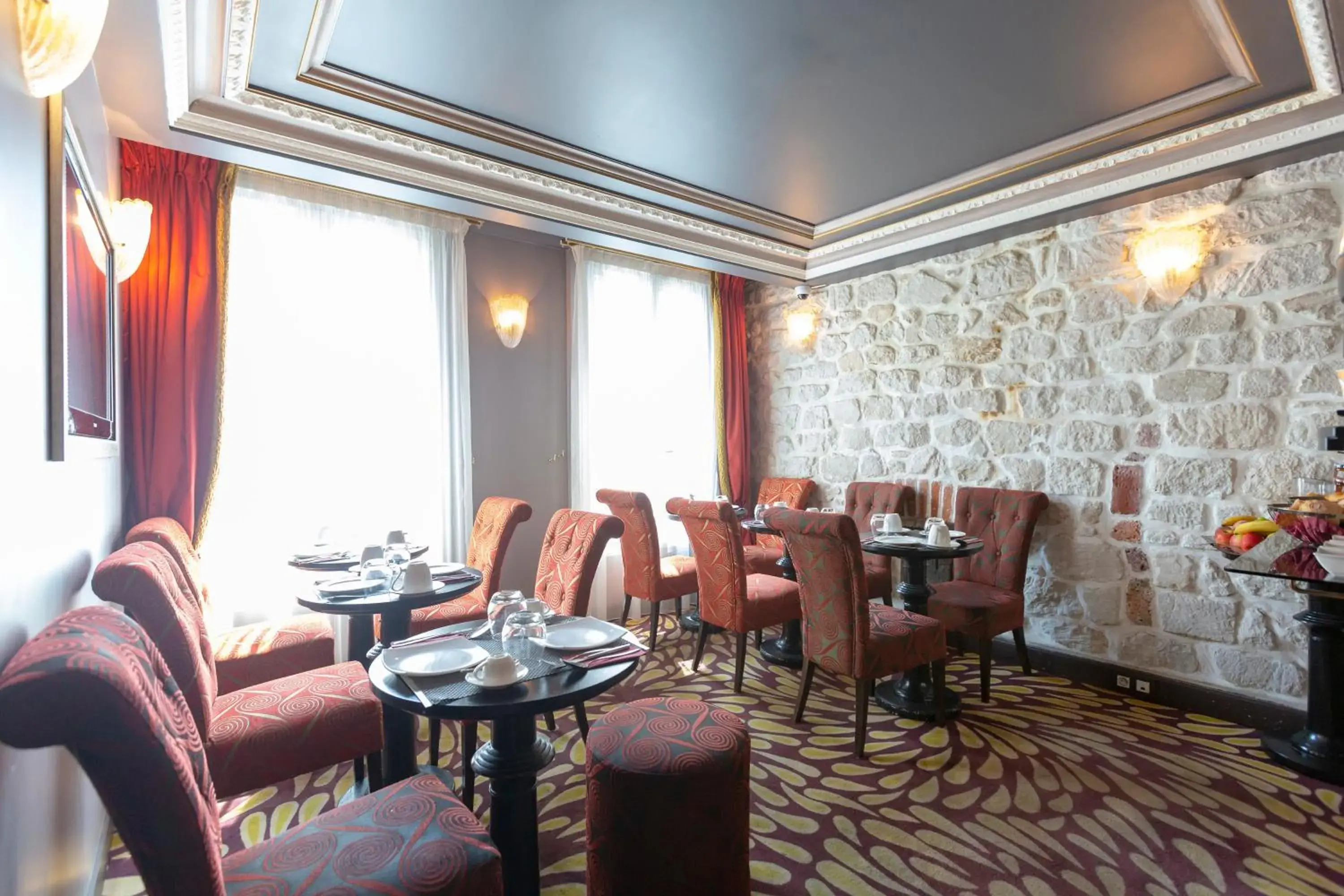 Restaurant/Places to Eat in Hotel Du Beaumont