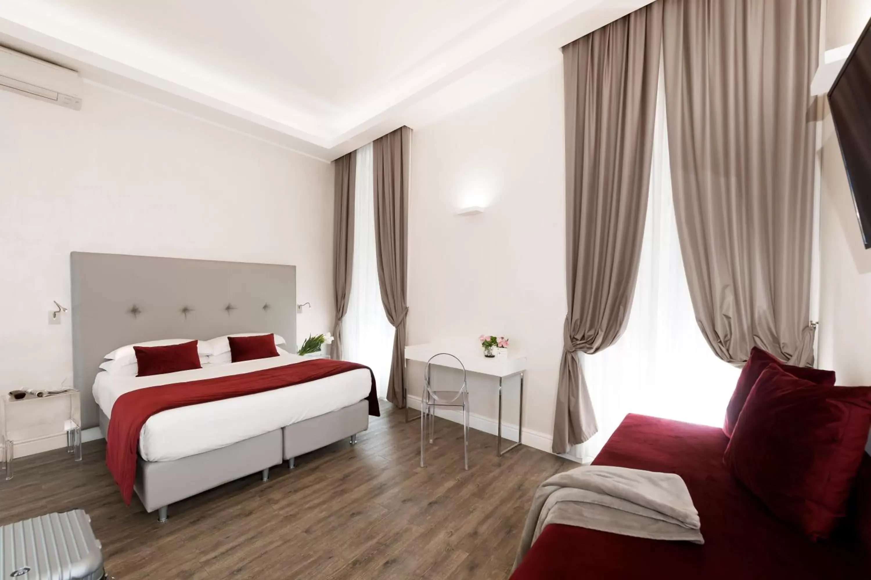 Bedroom, Bed in Hotel Navona
