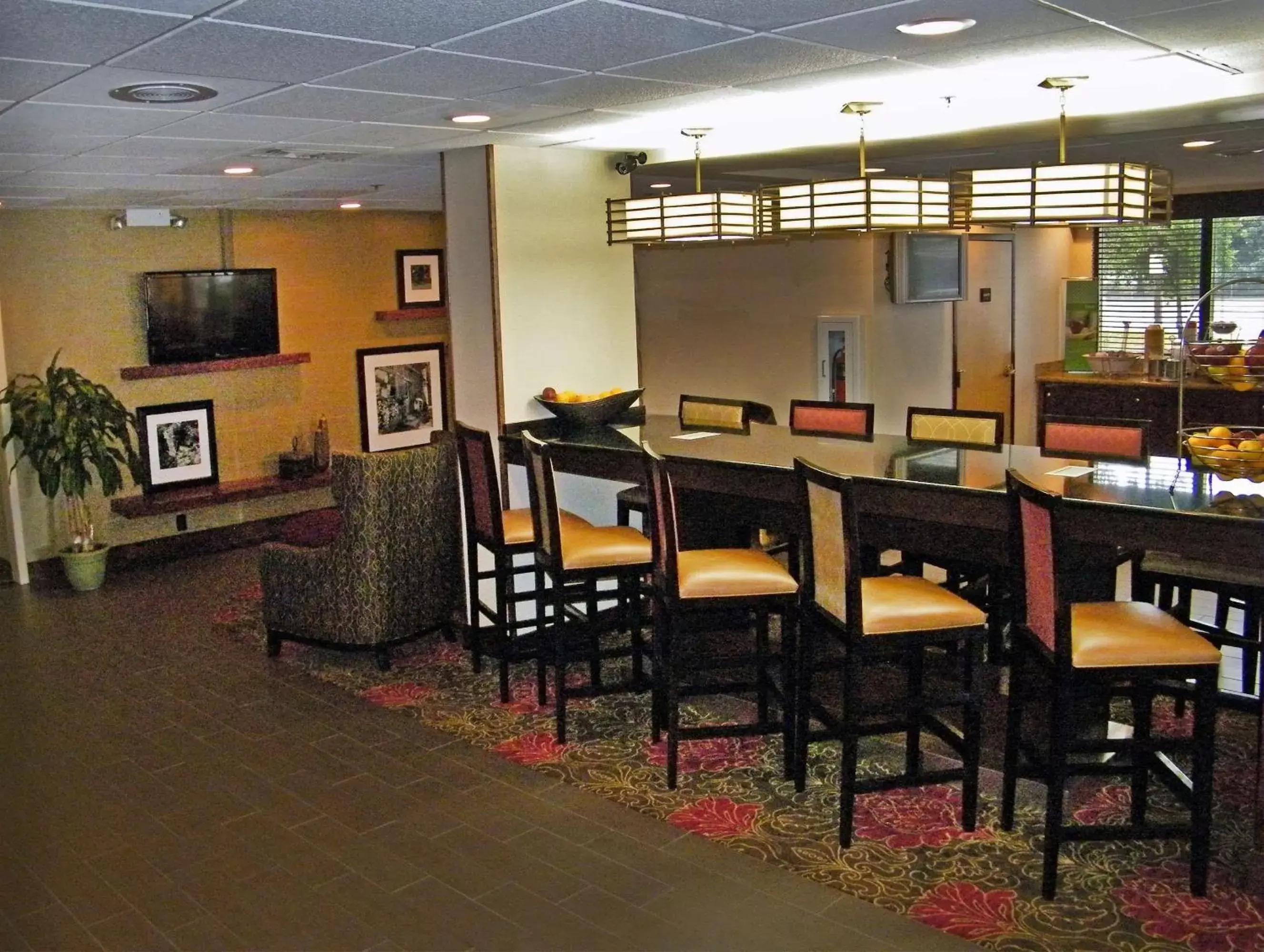 Dining area, Restaurant/Places to Eat in Hampton Inn Norfolk/Chesapeake - Greenbrier Area