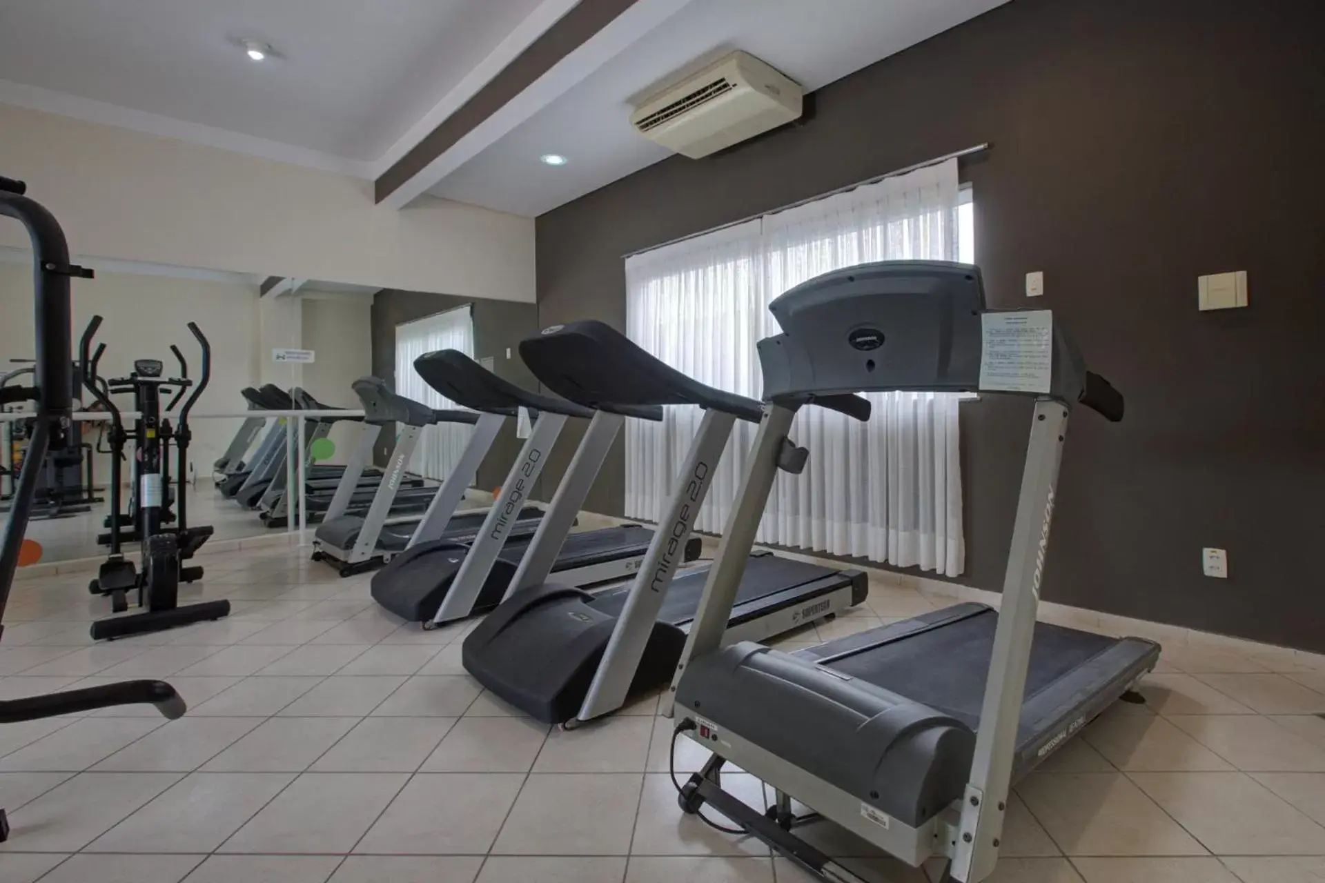 Fitness centre/facilities, Fitness Center/Facilities in Quality Hotel Jundiaí