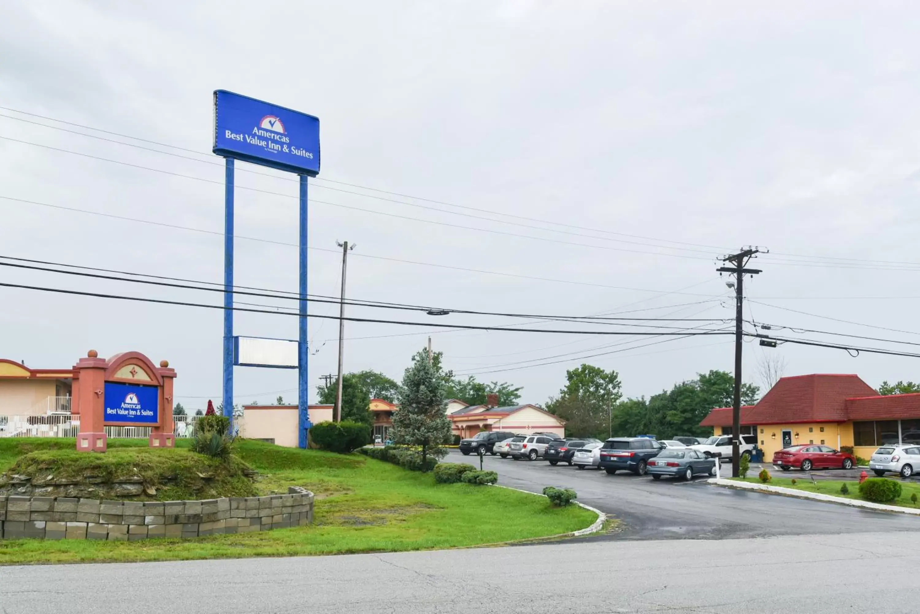 Facade/entrance in Americas Best Value Inn & Suites Williamstown