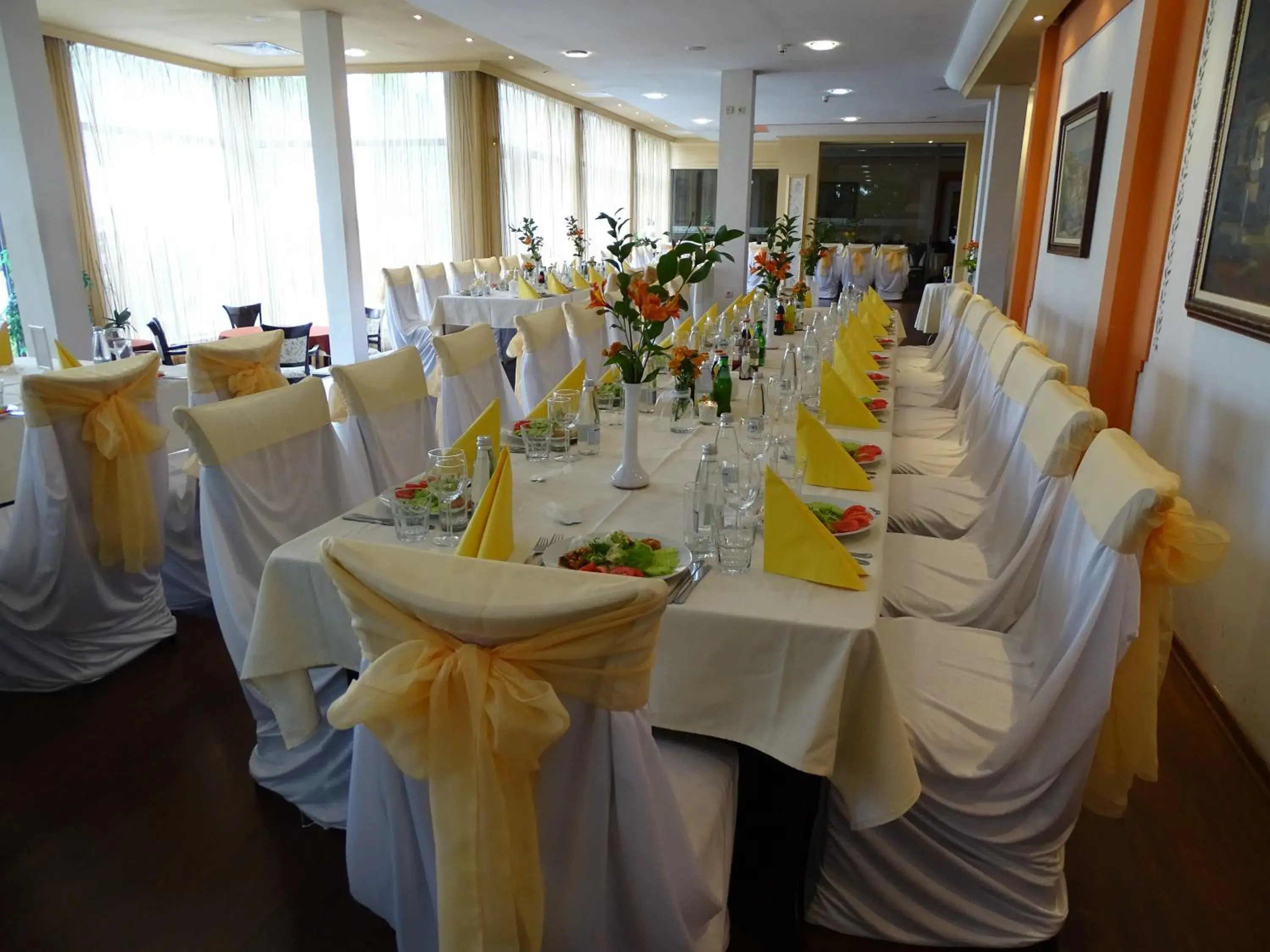 Restaurant/places to eat, Banquet Facilities in Hotel Bankya Palace