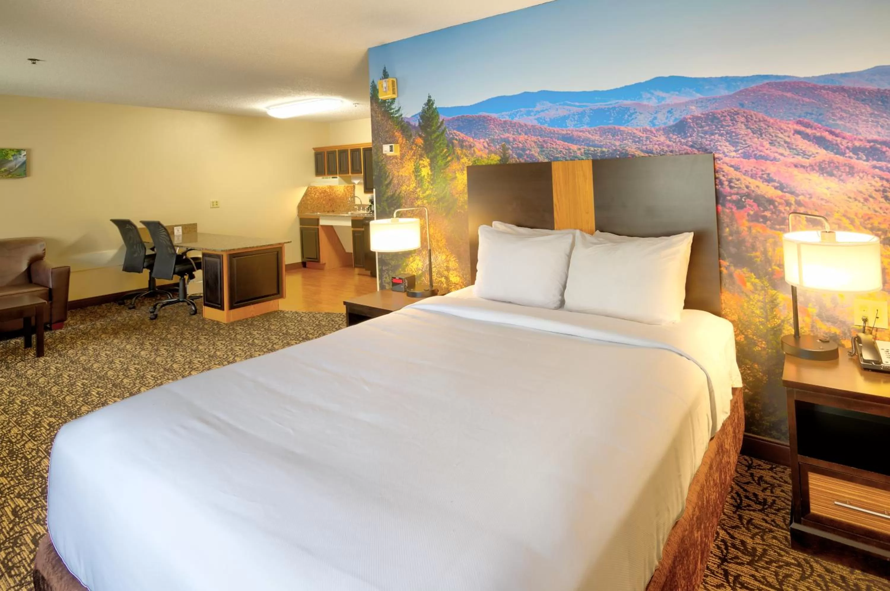 Bed in LeConte Hotel & Convention Center, an Ascend Collection Hotel