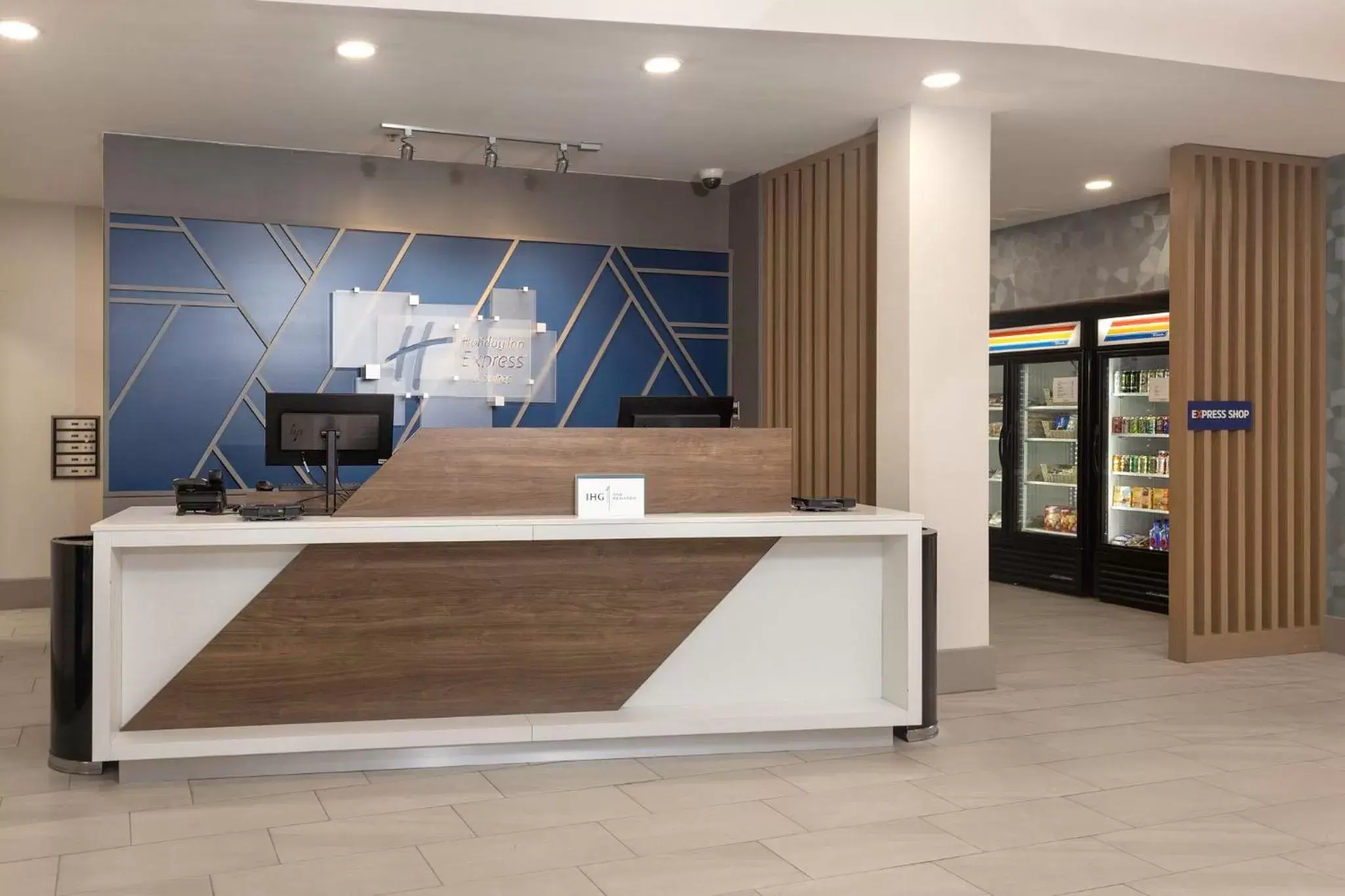 Lobby or reception, Lobby/Reception in Holiday Inn Express Hotel & Suites Festus-South St. Louis, an IHG Hotel