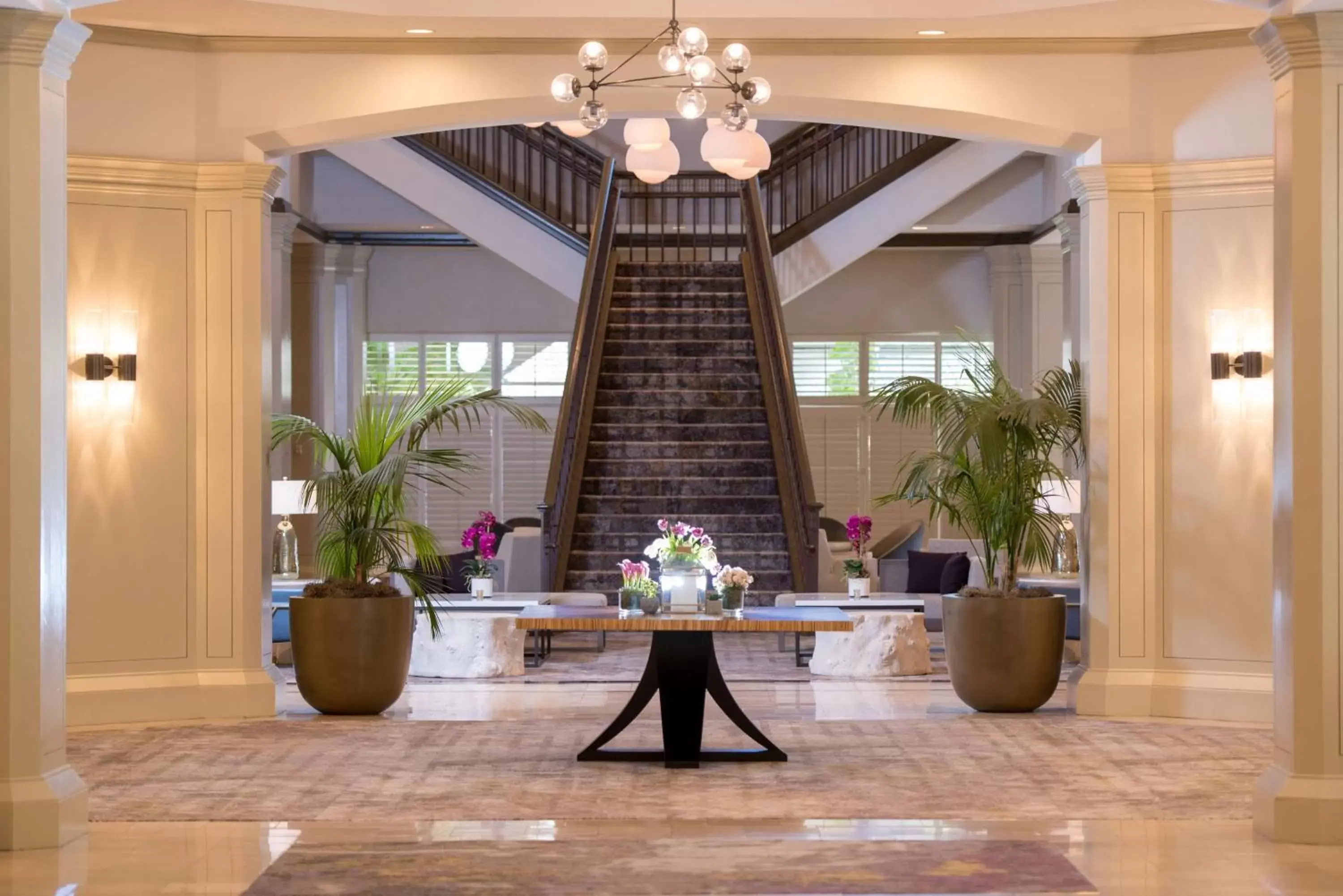 Lobby or reception in DoubleTree by Hilton San Diego-Mission Valley