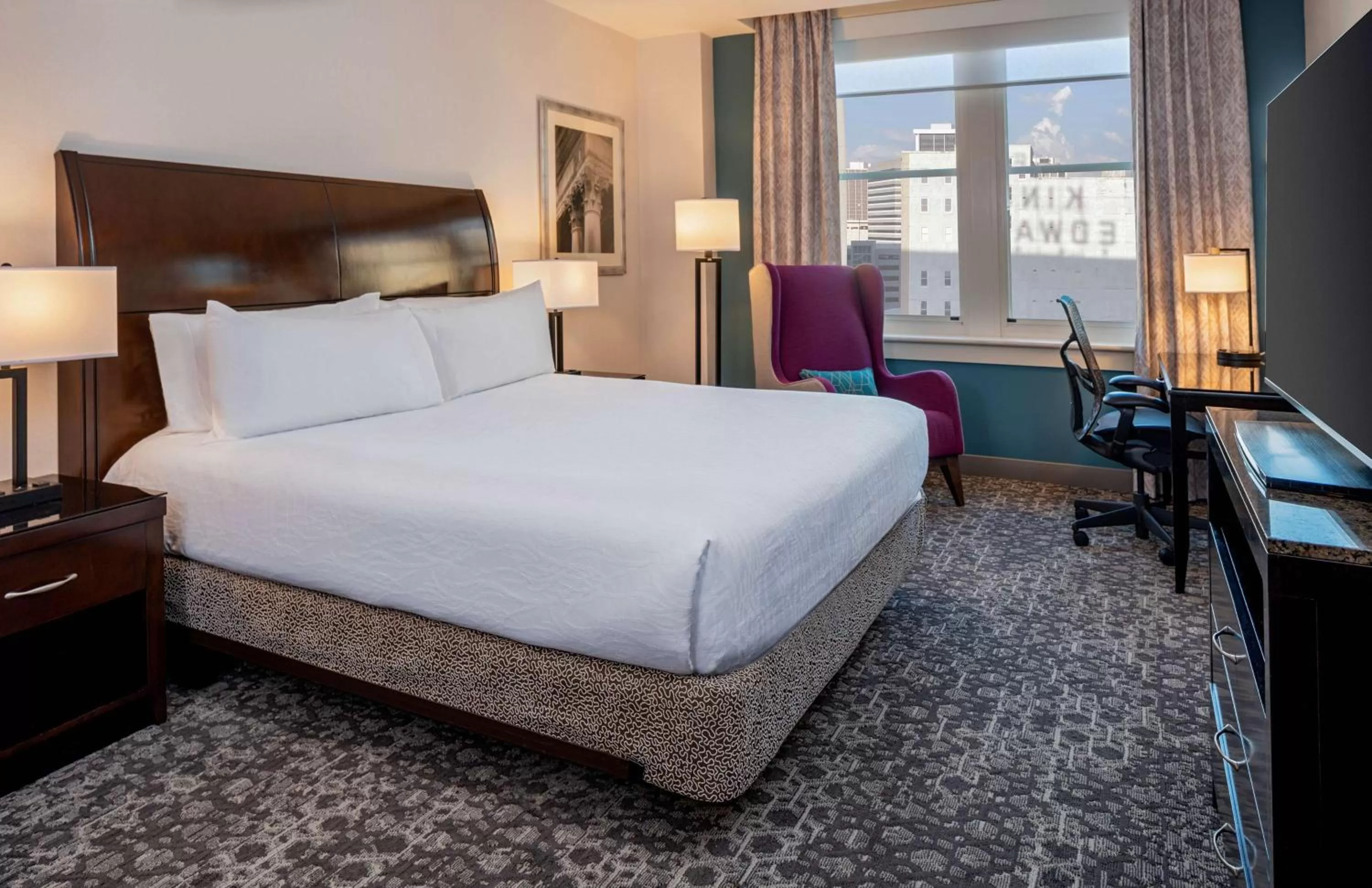 Bed in Hilton Garden Inn Jackson Downtown