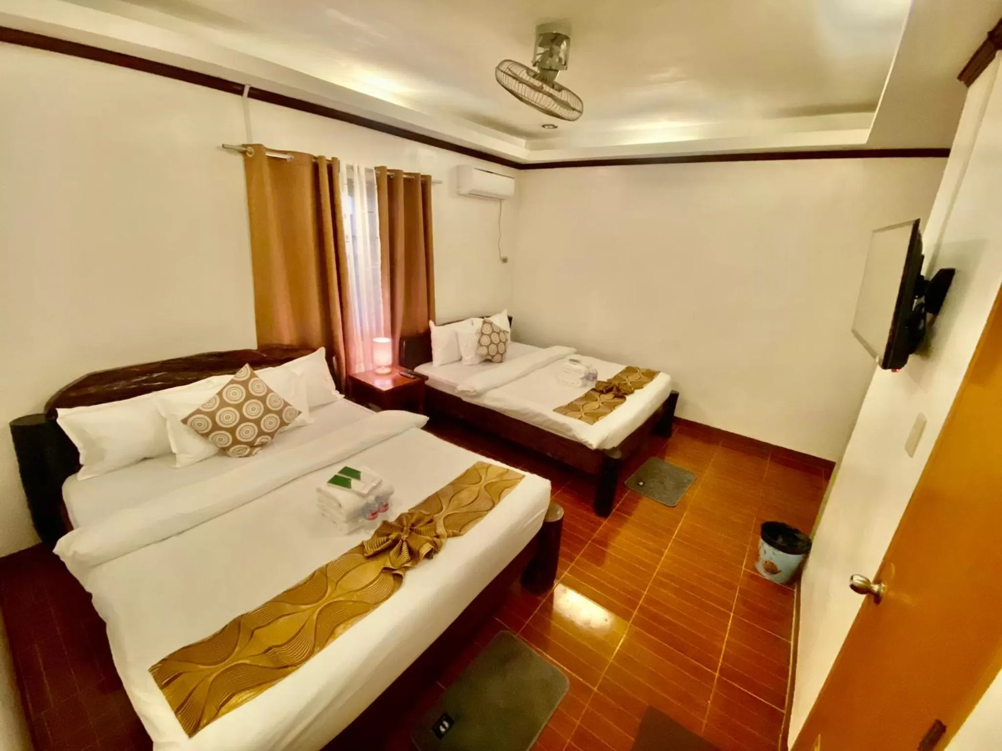 Bed in Sophias Beach Guest House