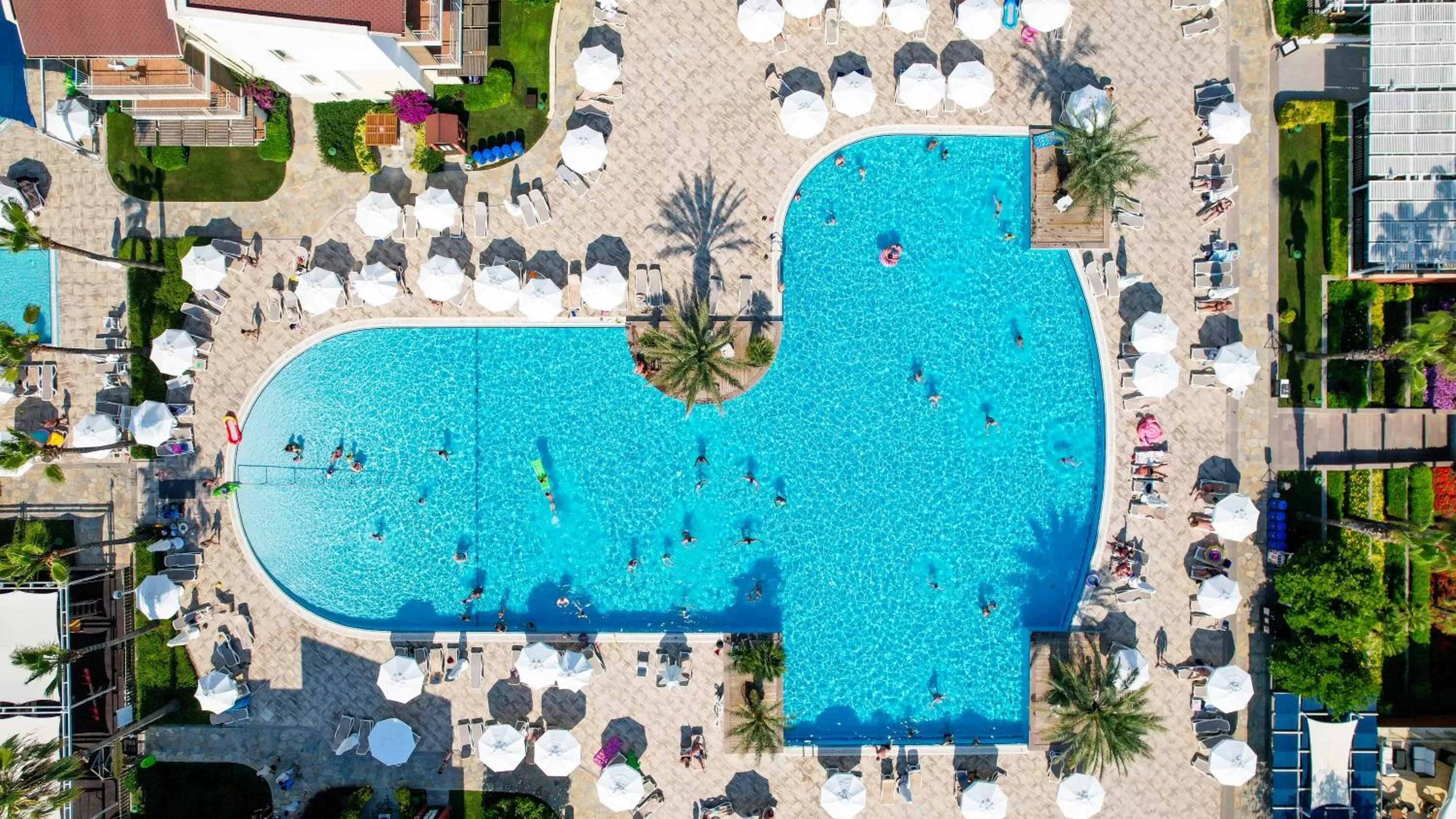 People in Barut B Suites