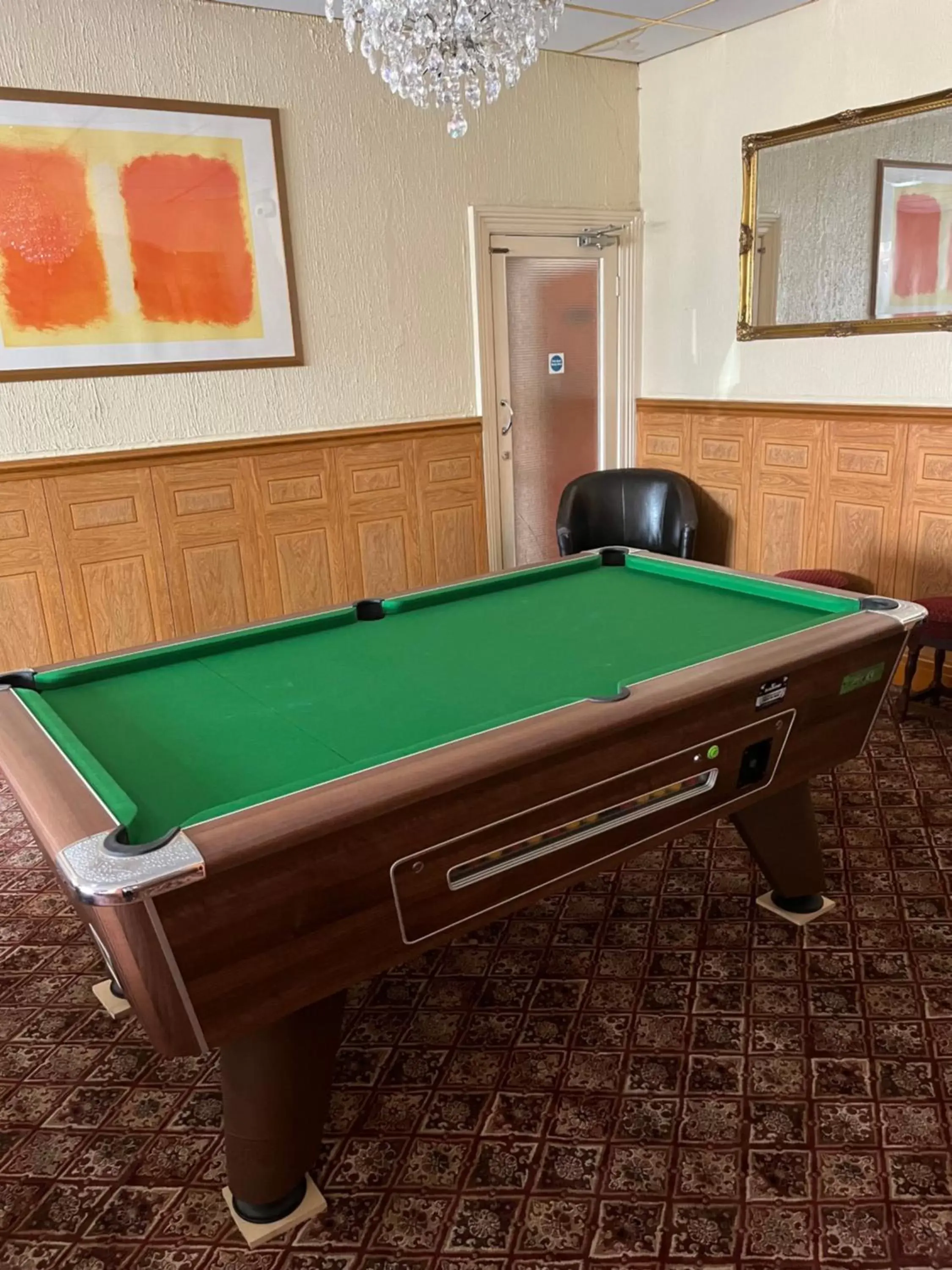 Billiards in Oak Lea Hotel