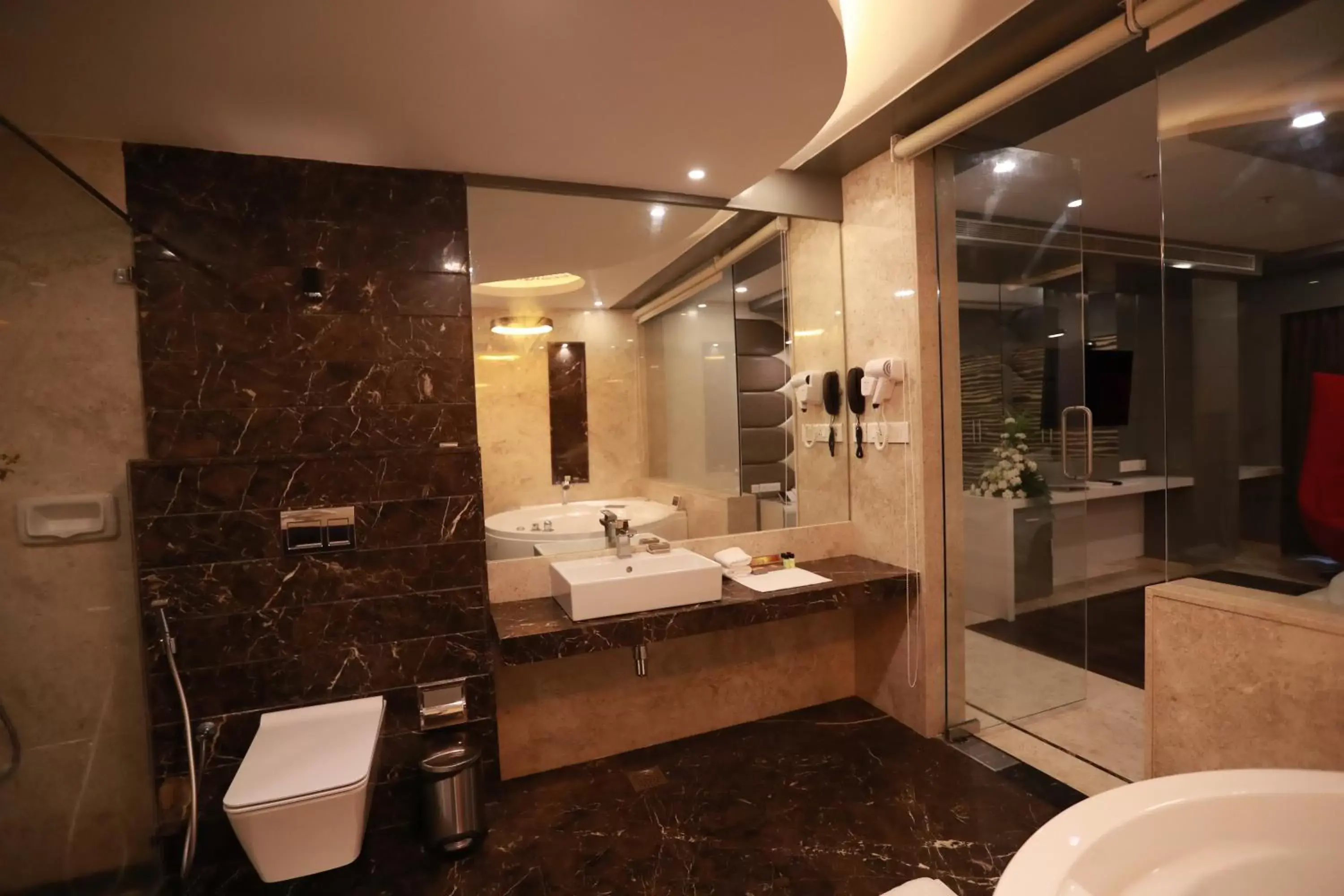 Photo of the whole room, Bathroom in Hotel Park Elanza Chennai