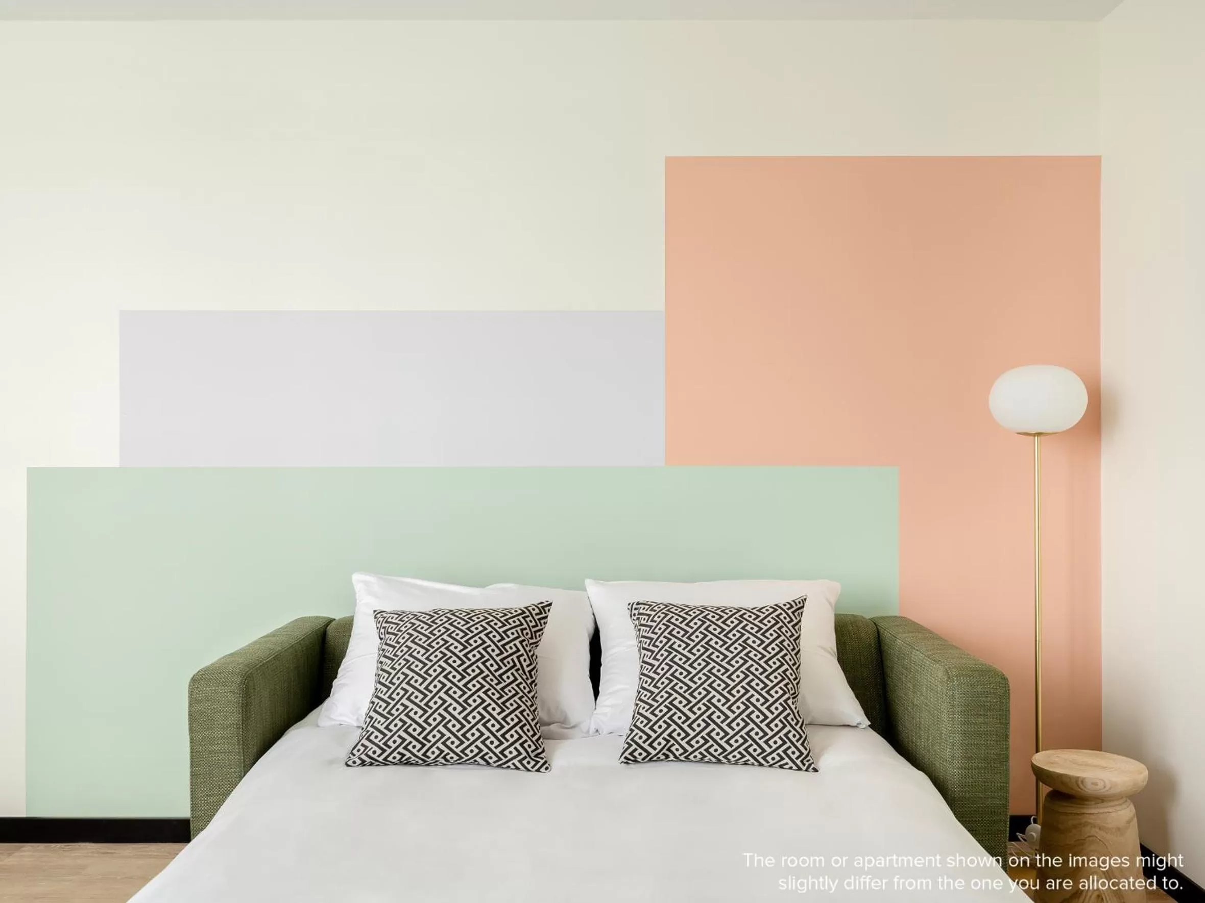 Living room, Bed in Numa Berlin Kater