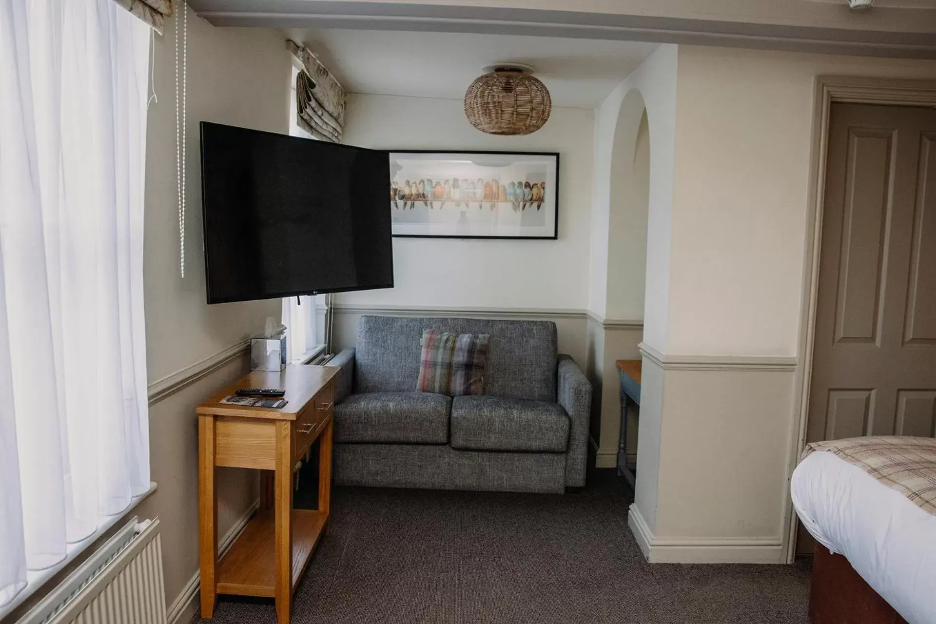 Bedroom, Seating Area in The George Inn