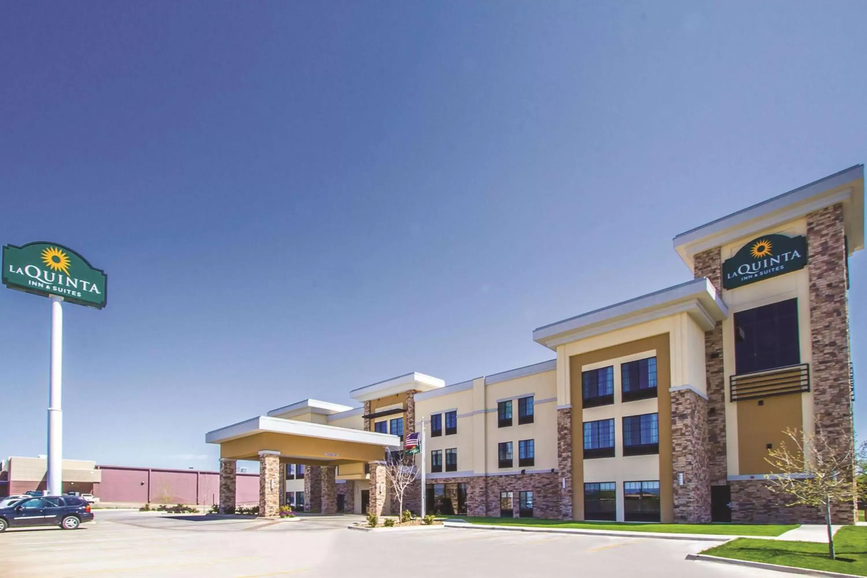 Property building in La Quinta Inn & Suites by Wyndham Pampa