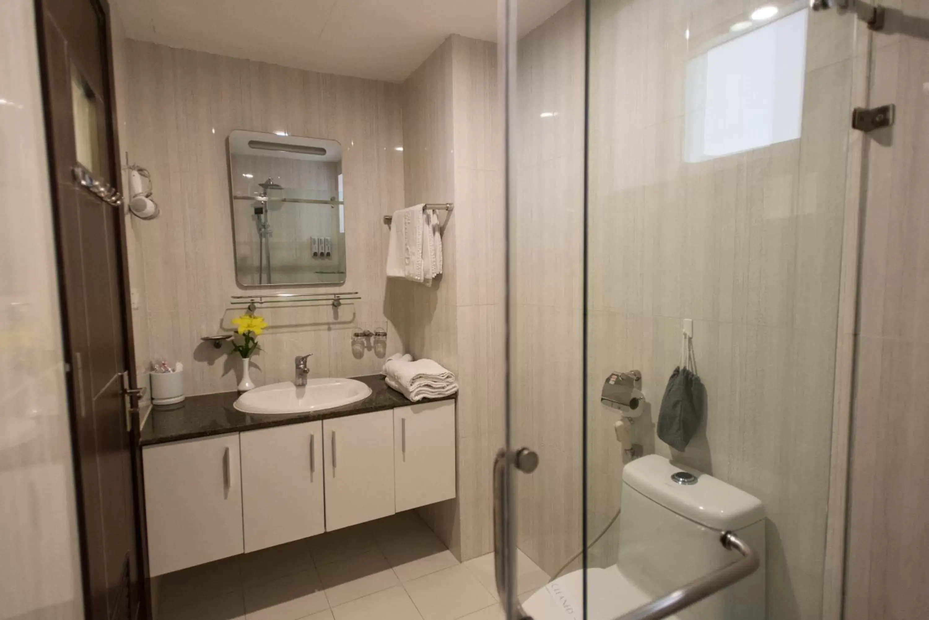 Bathroom in Golden Legend Diamond Hotel