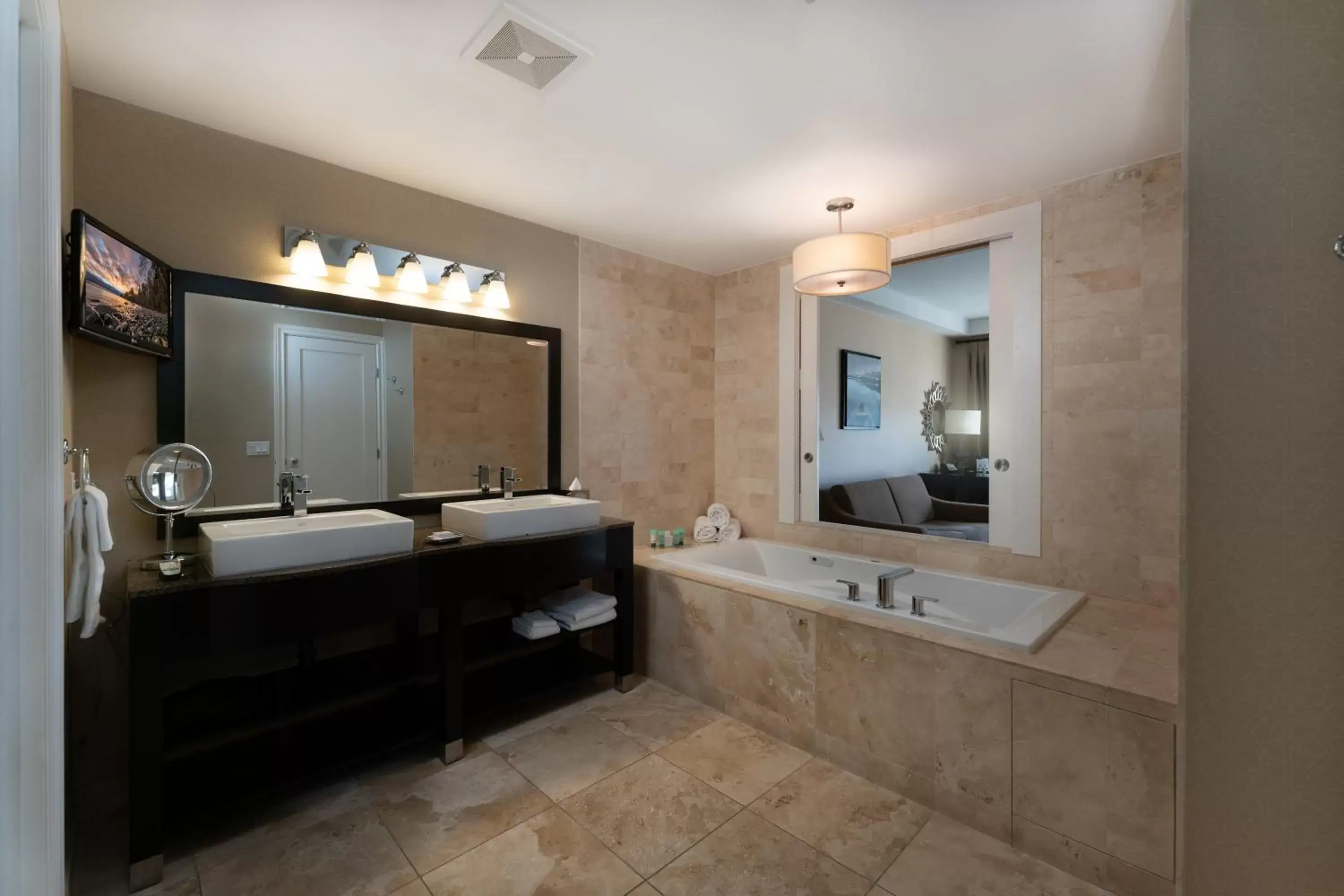 Bathroom in Prestige Oceanfront Resort, WorldHotels Luxury