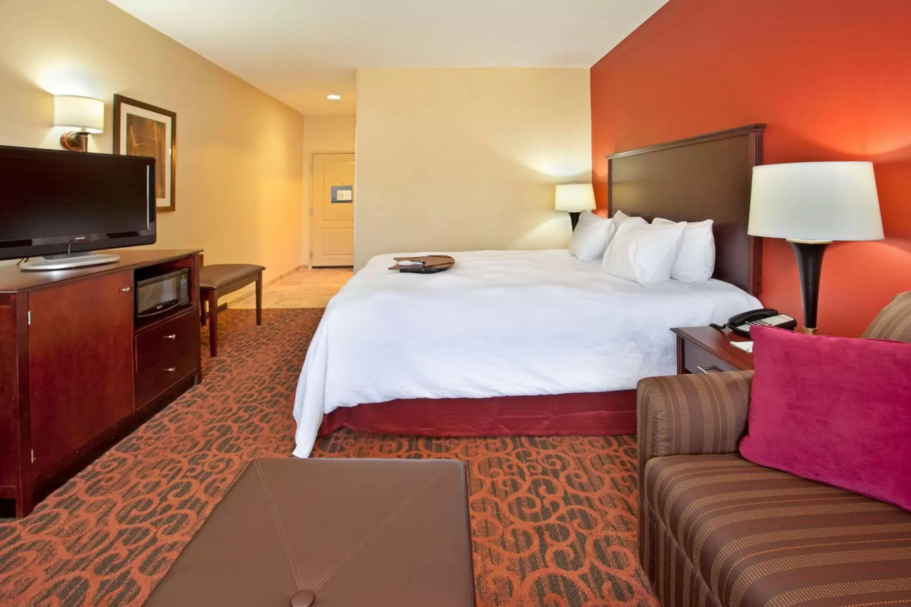 Bed in Hampton Inn & Suites Fort Worth-West-I-30