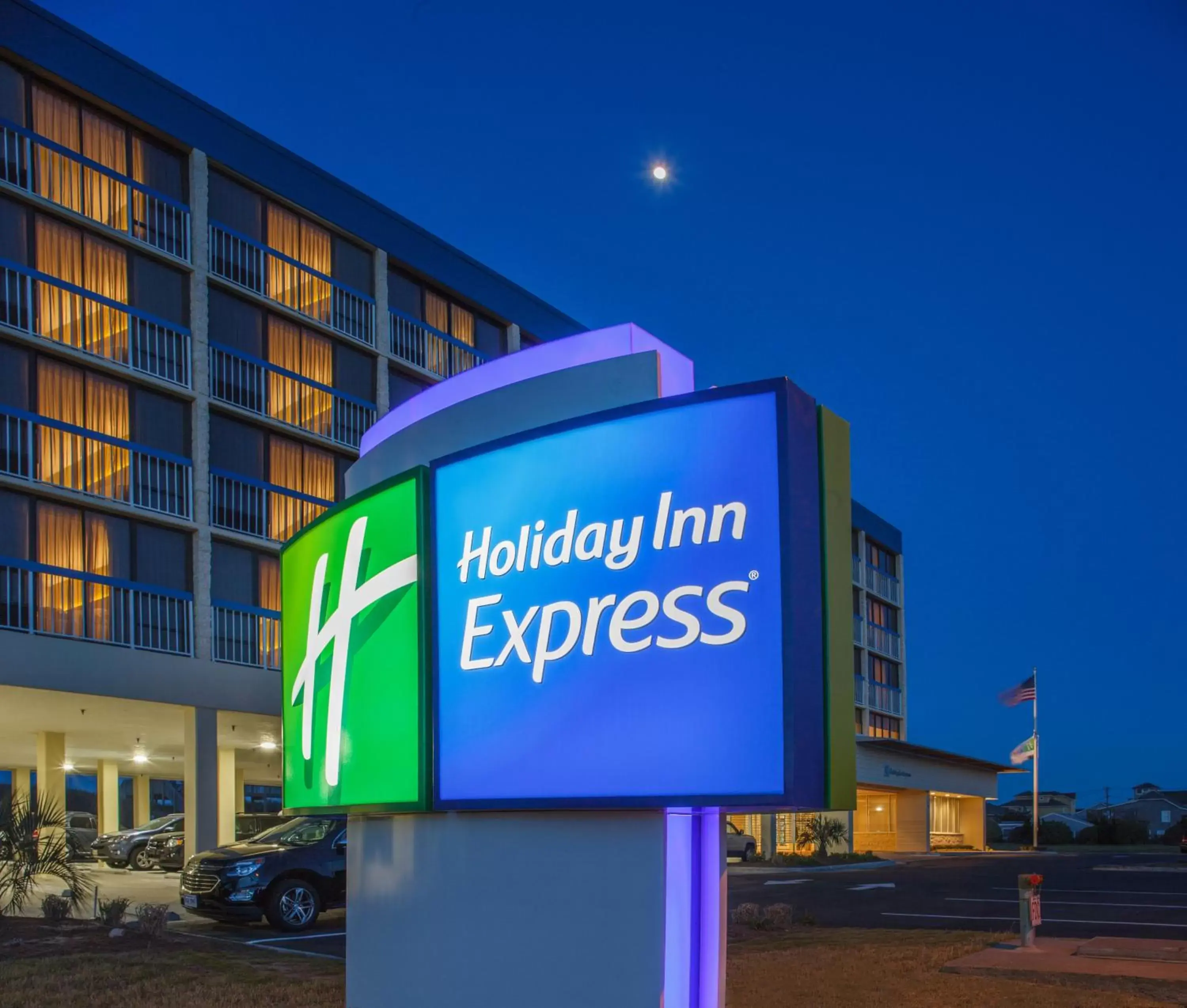 Property Building in Holiday Inn Express Nags Head Oceanfront, an IHG Hotel