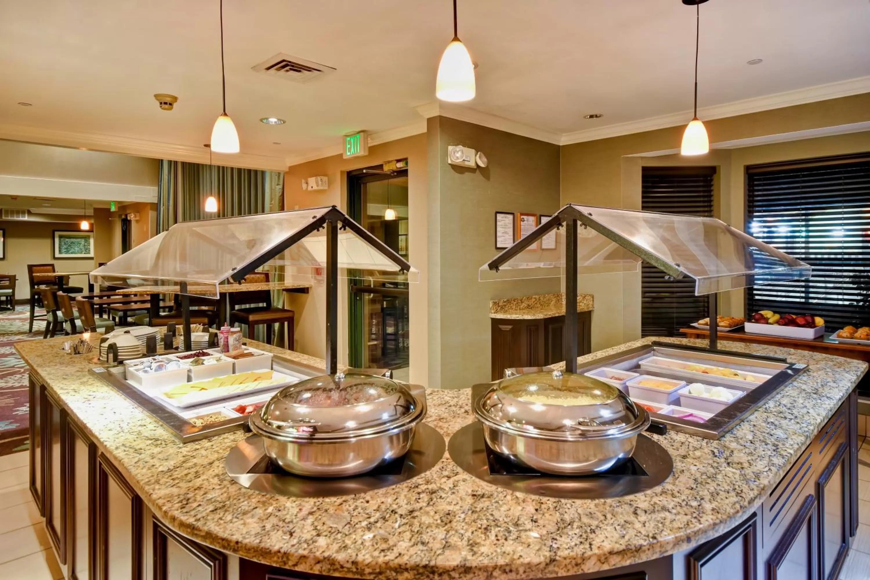 Breakfast in Staybridge Suites Middleton/Madison-West by IHG