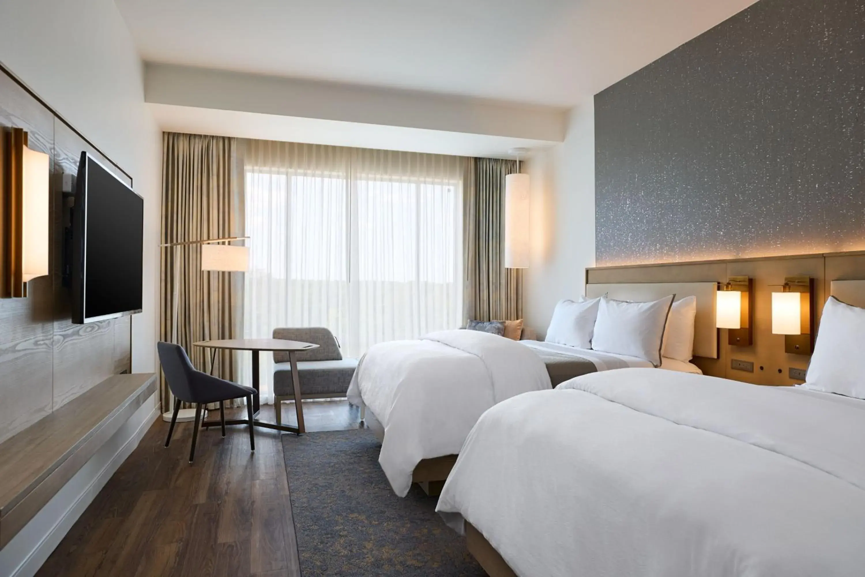 Photo of the whole room, Bed in The Westin Raleigh-Durham Airport