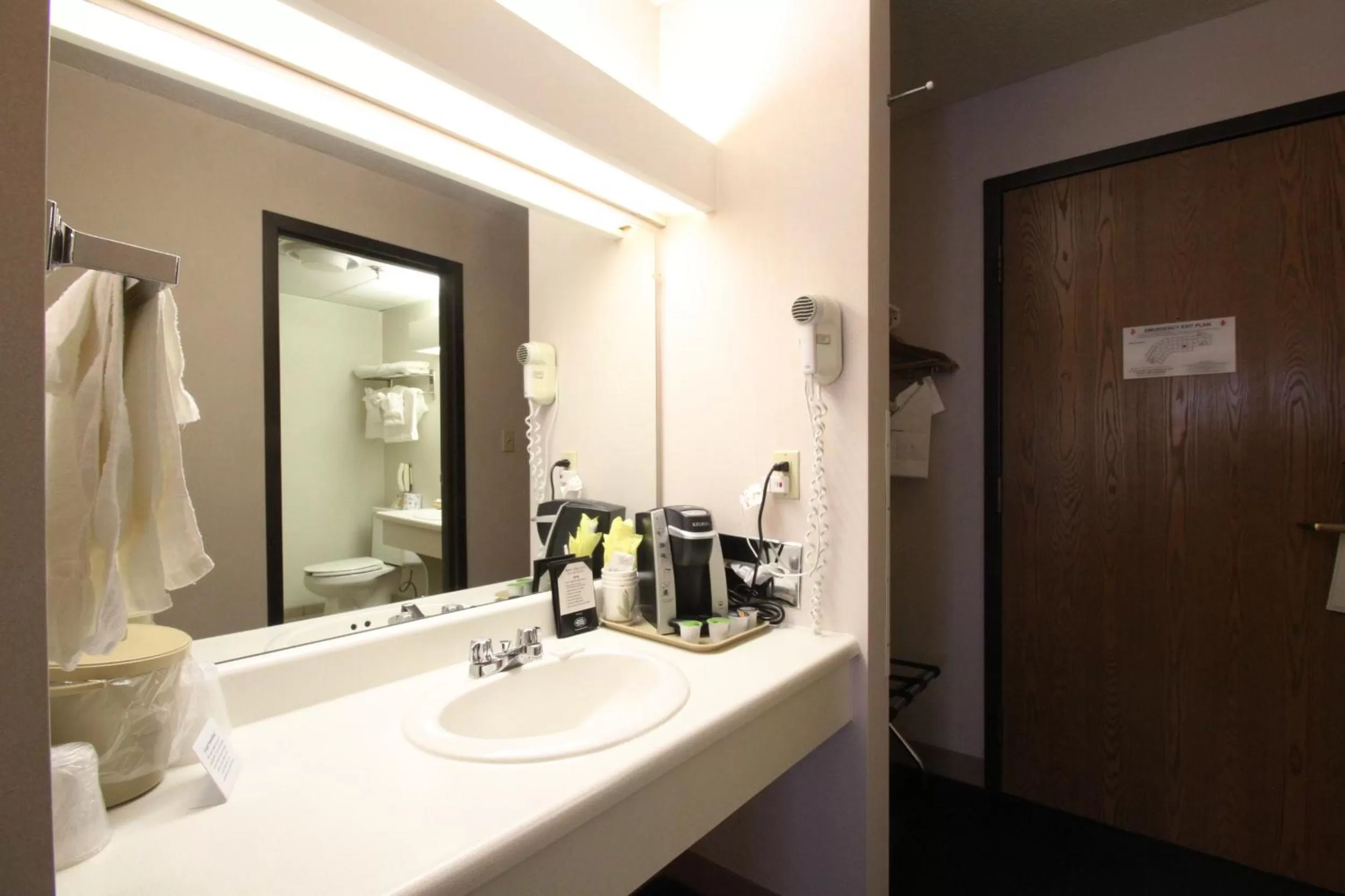 Bed in Black Bear Inn, an Ascend Collection Hotel