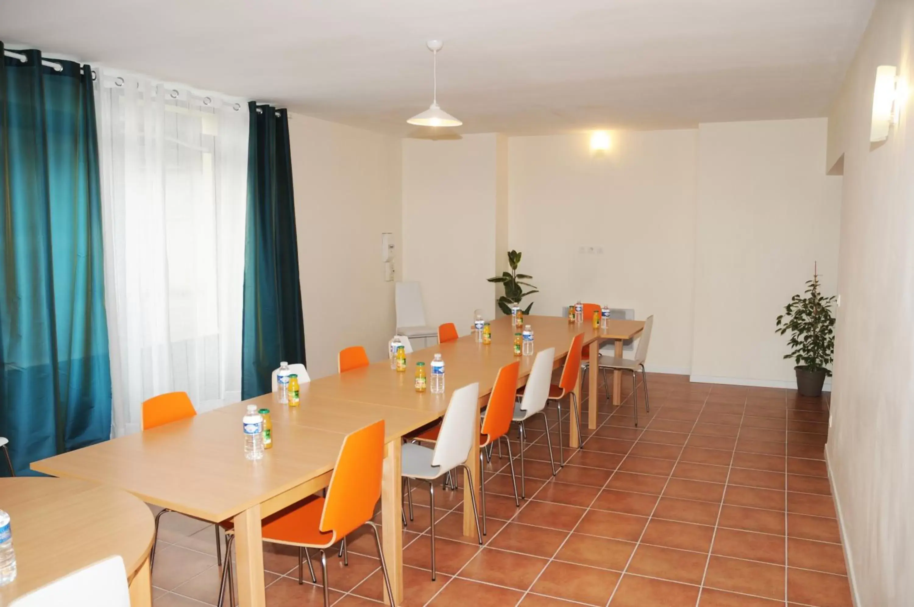 Meeting/conference room, Dining Area in Kyriad Direct Morez