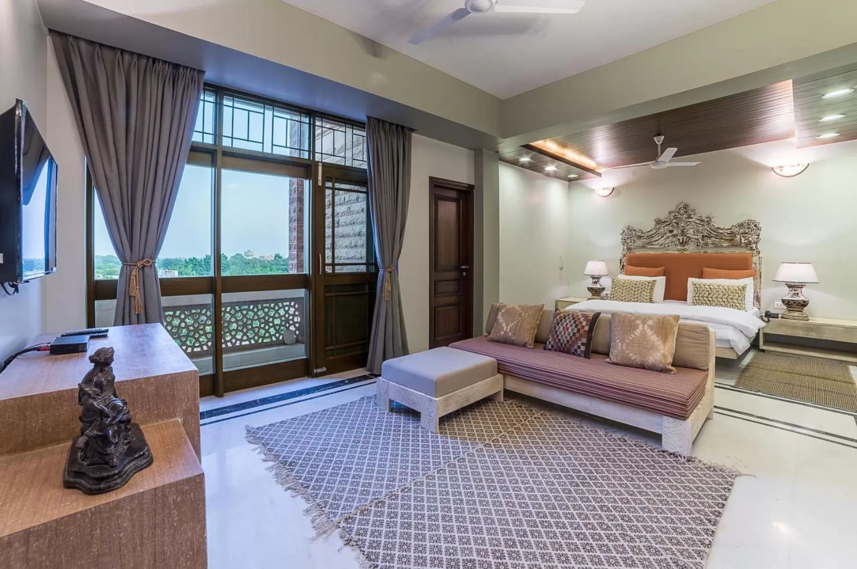 Bed in The Almond Tree