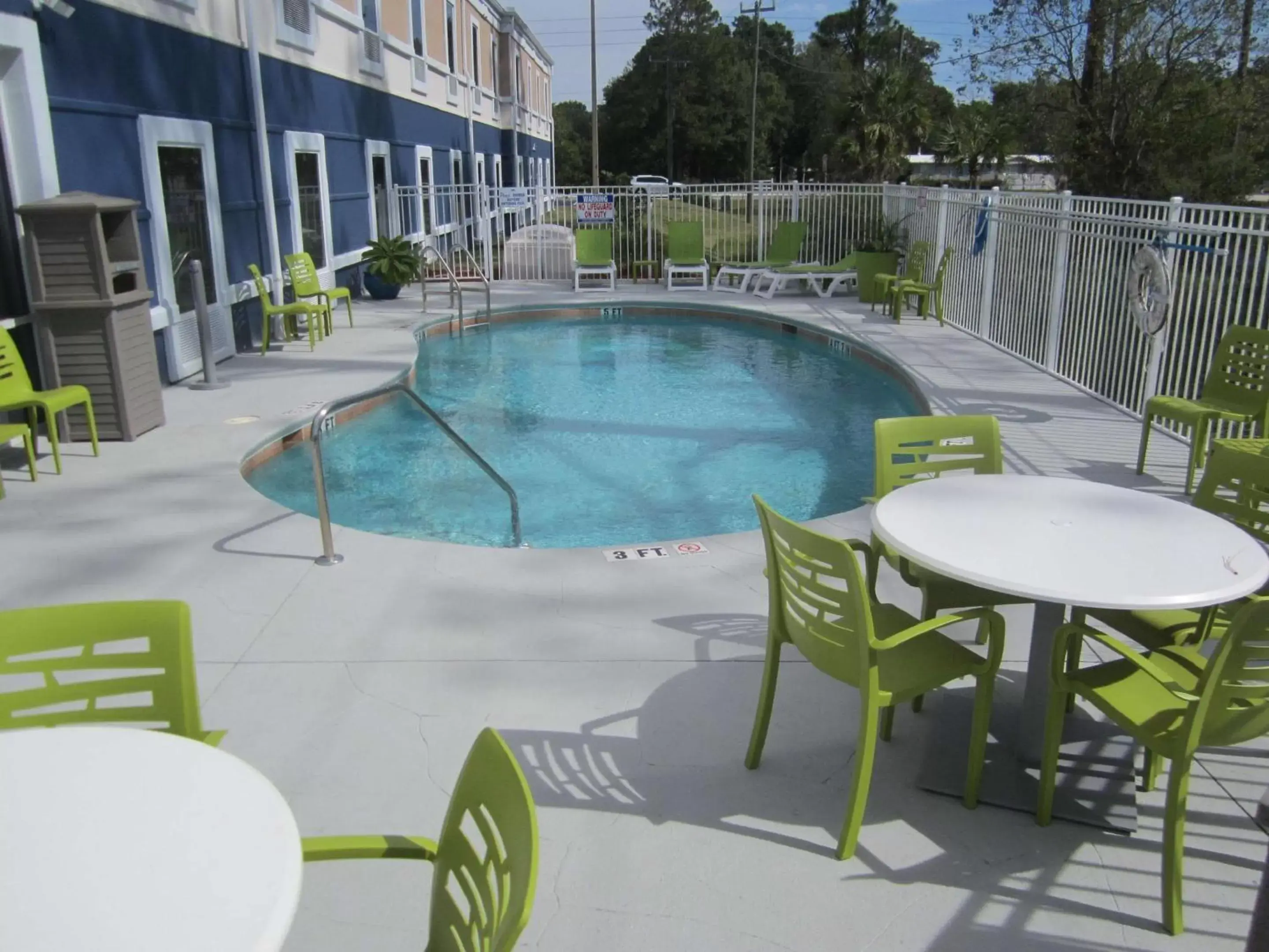 Pool view, Swimming Pool in Best Western Waldo Inn & Suites