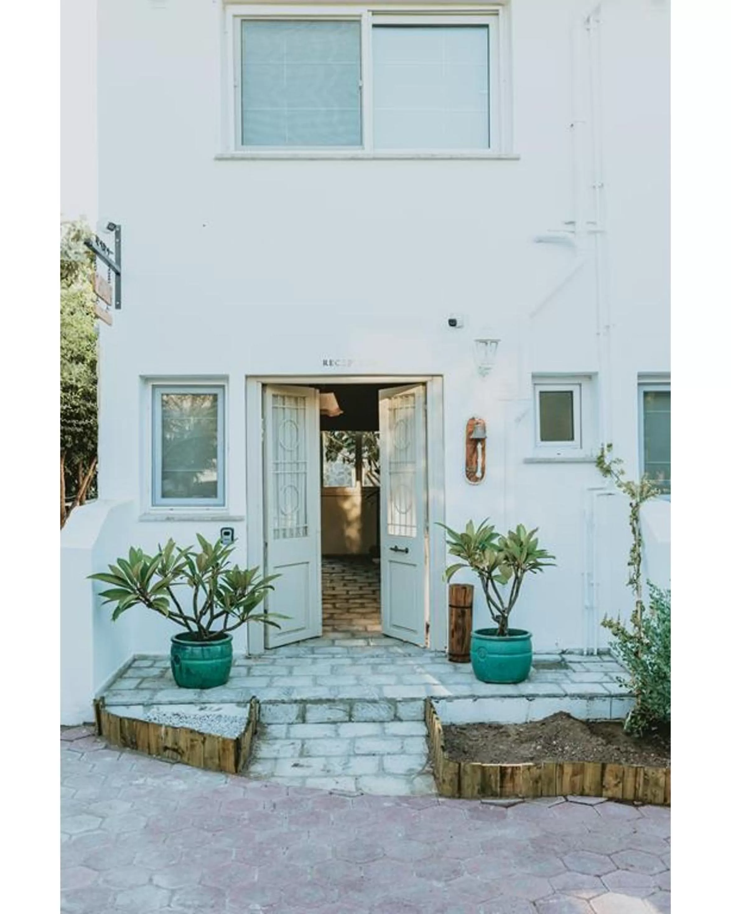 Property building in Sunside Inn Hotel