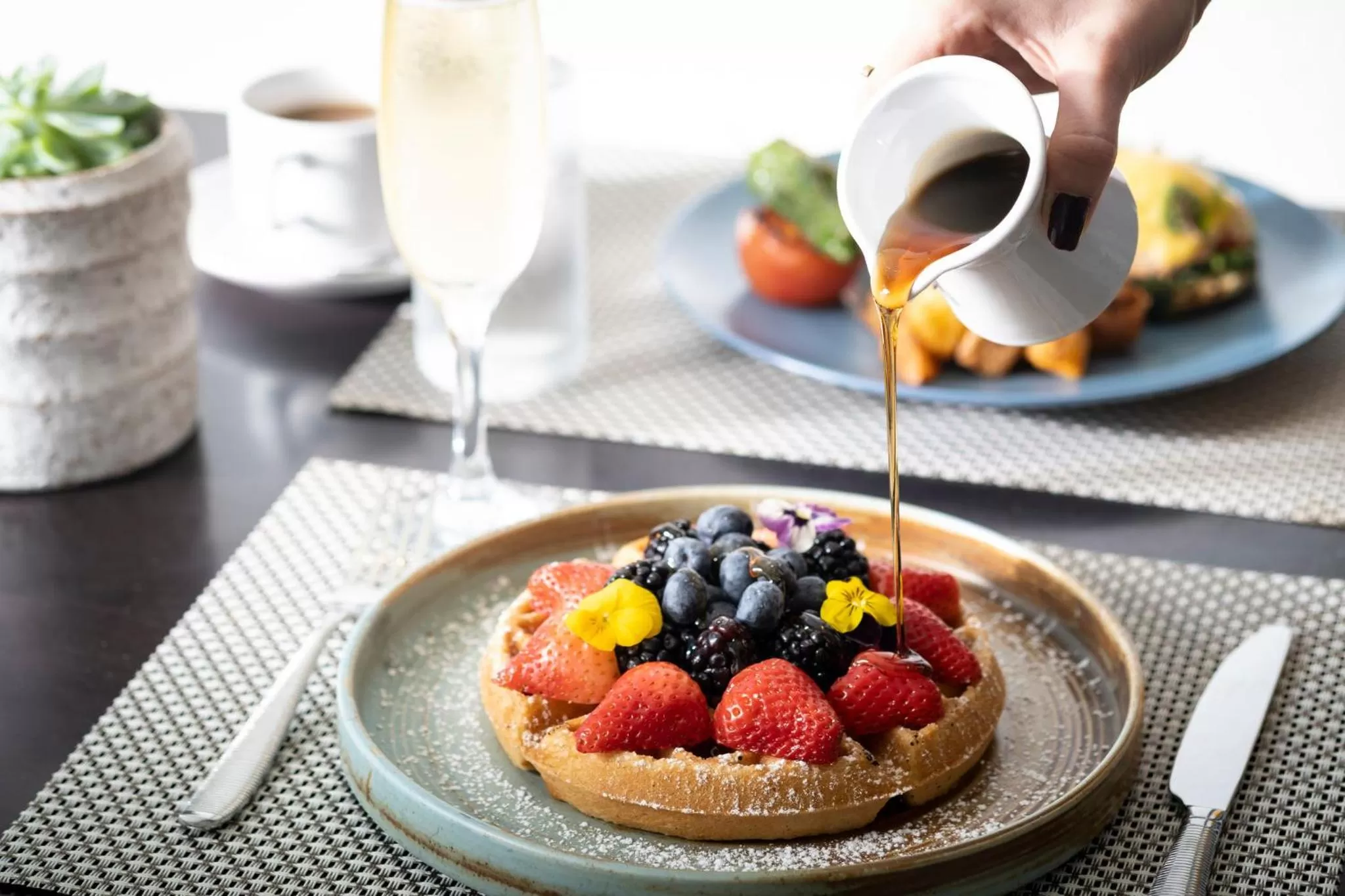 Restaurant/places to eat in Kimpton EPIC Hotel by IHG