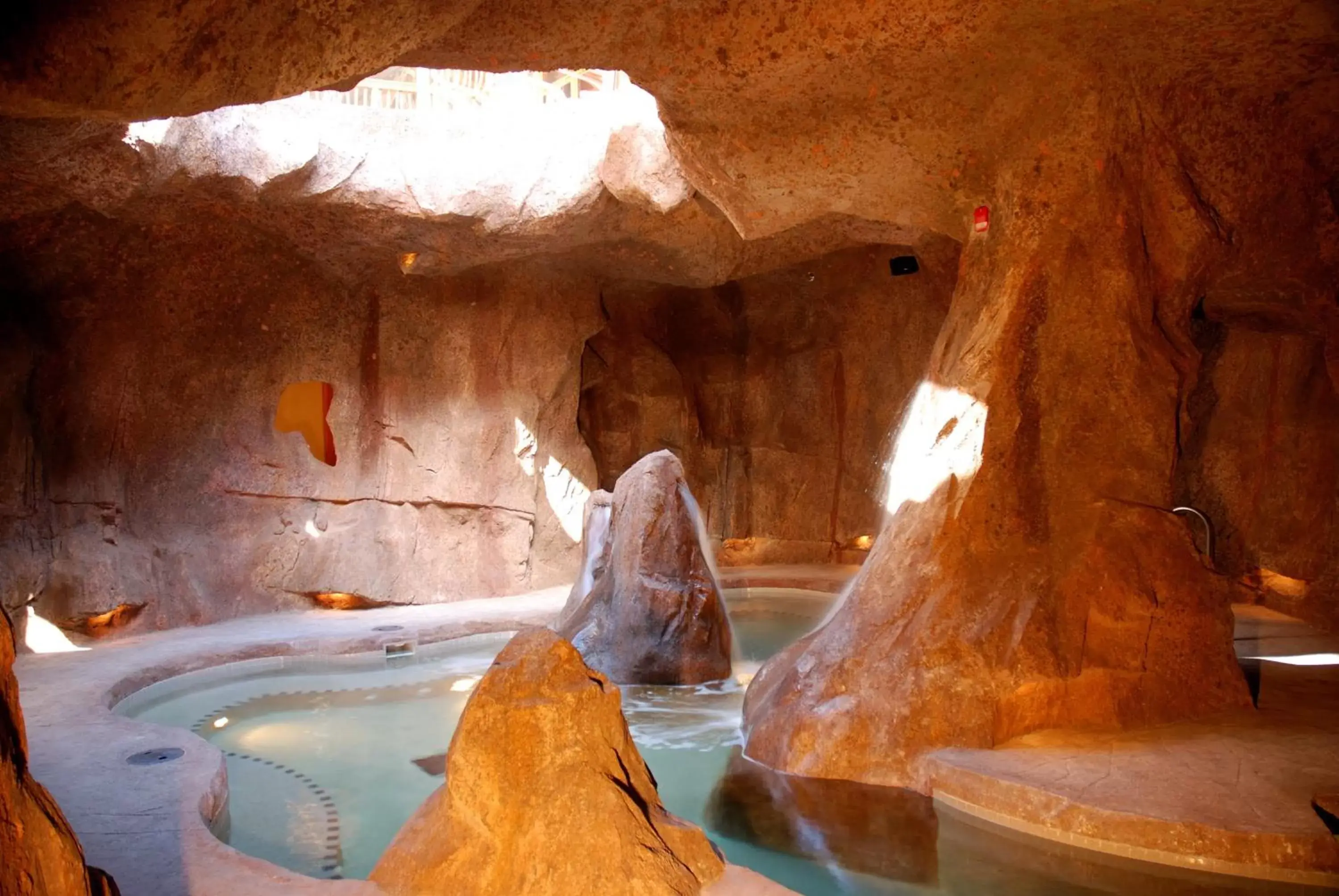 Hot Tub in Fox Hotel and Suites