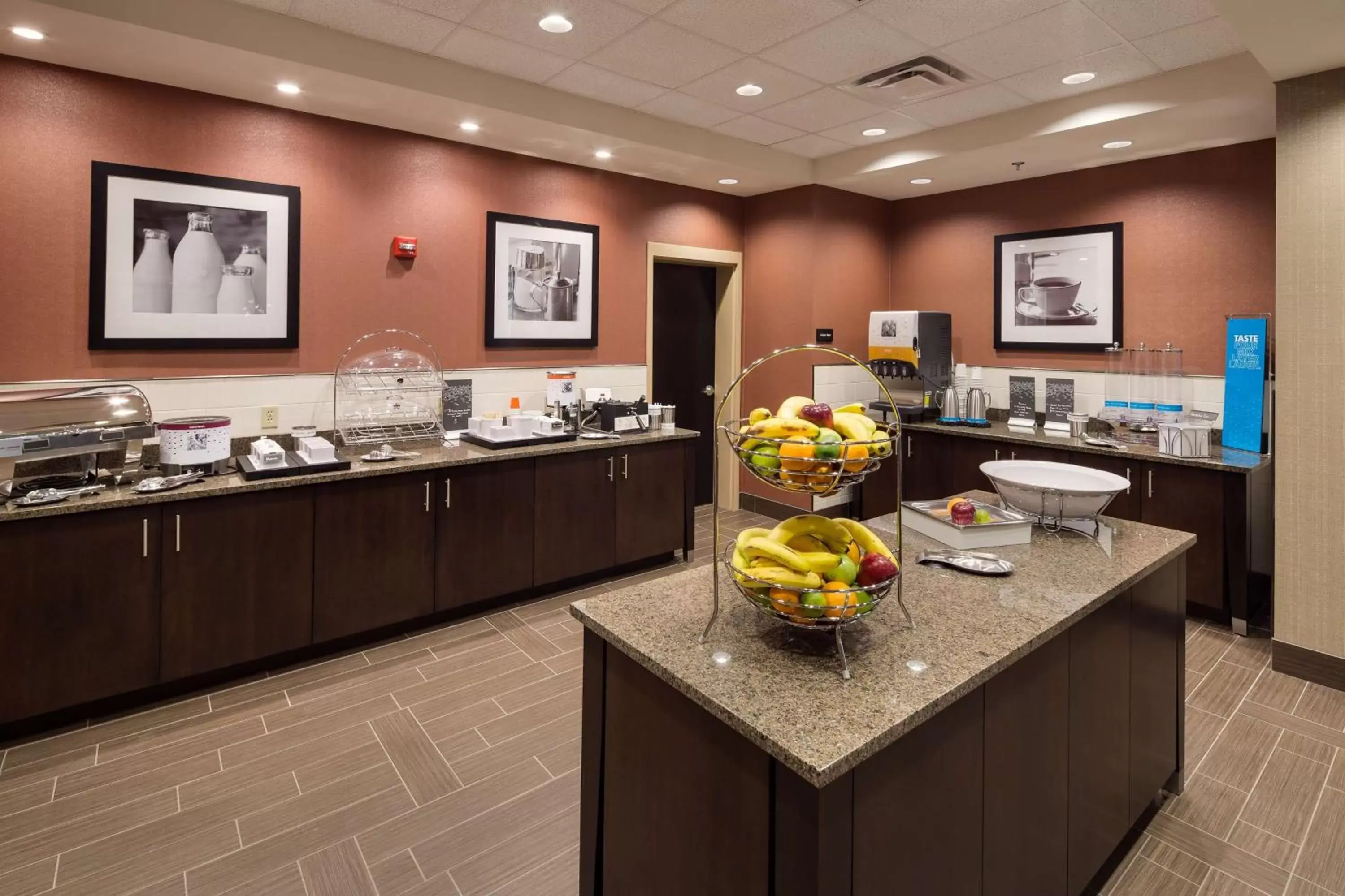 Dining area, Restaurant/Places to Eat in Hampton Inn Morristown, I-81, TN