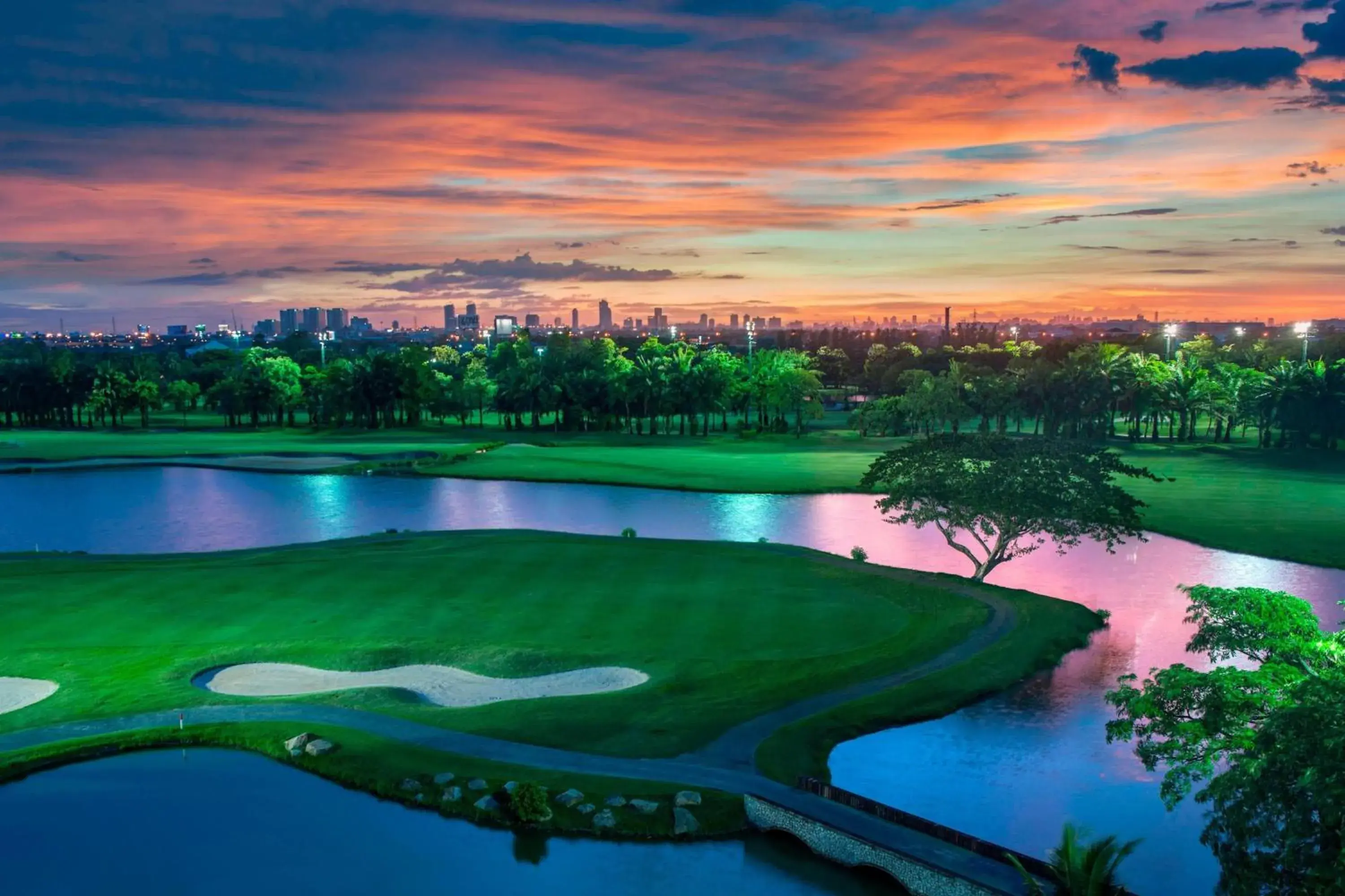 Golfcourse, Swimming Pool in Le Meridien Suvarnabhumi, Bangkok Golf Resort and Spa