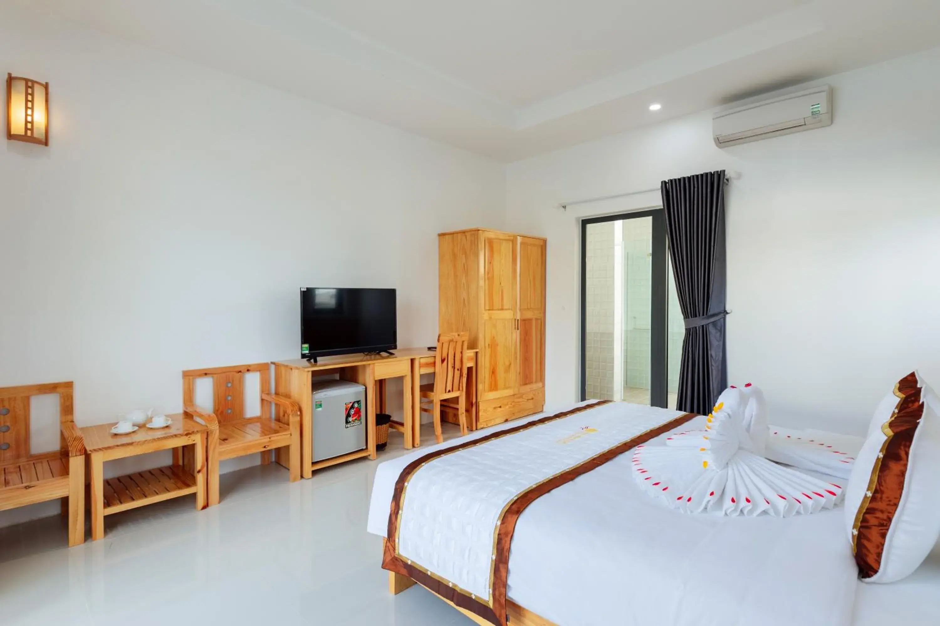 Bedroom, Bed in Xuan Hien Resort