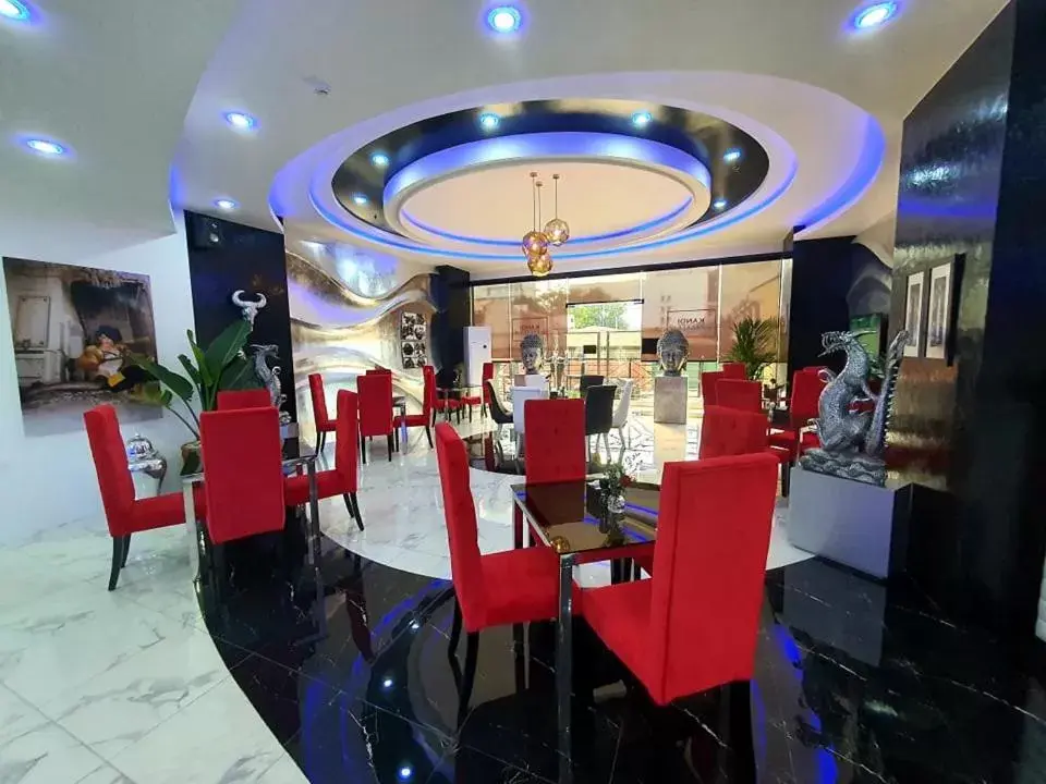 Restaurant/places to eat in Kandi Palace Restaurant/places to eat in Kandi Palace