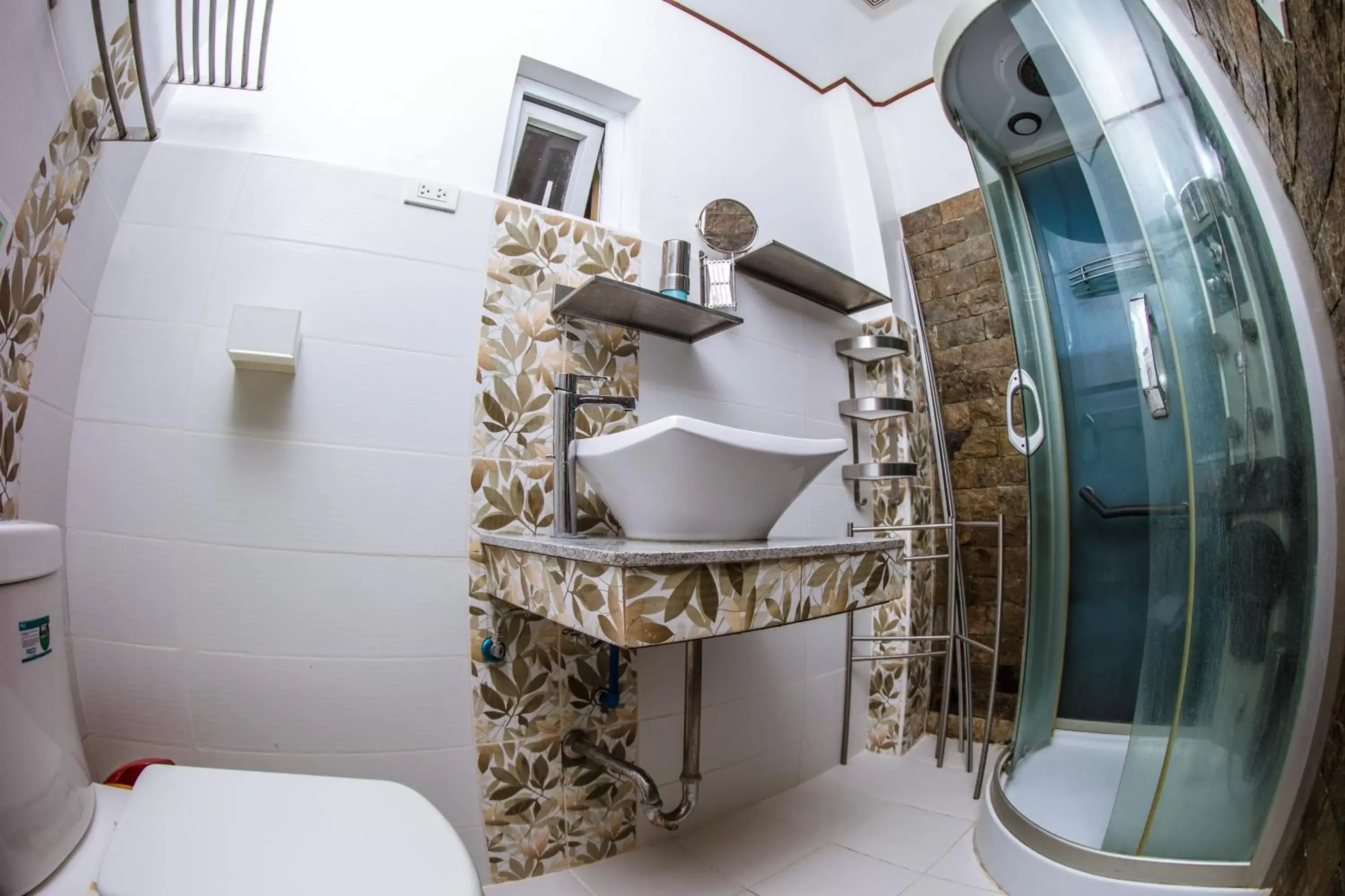 Shower, Seating Area in Oslob Seafari Resort