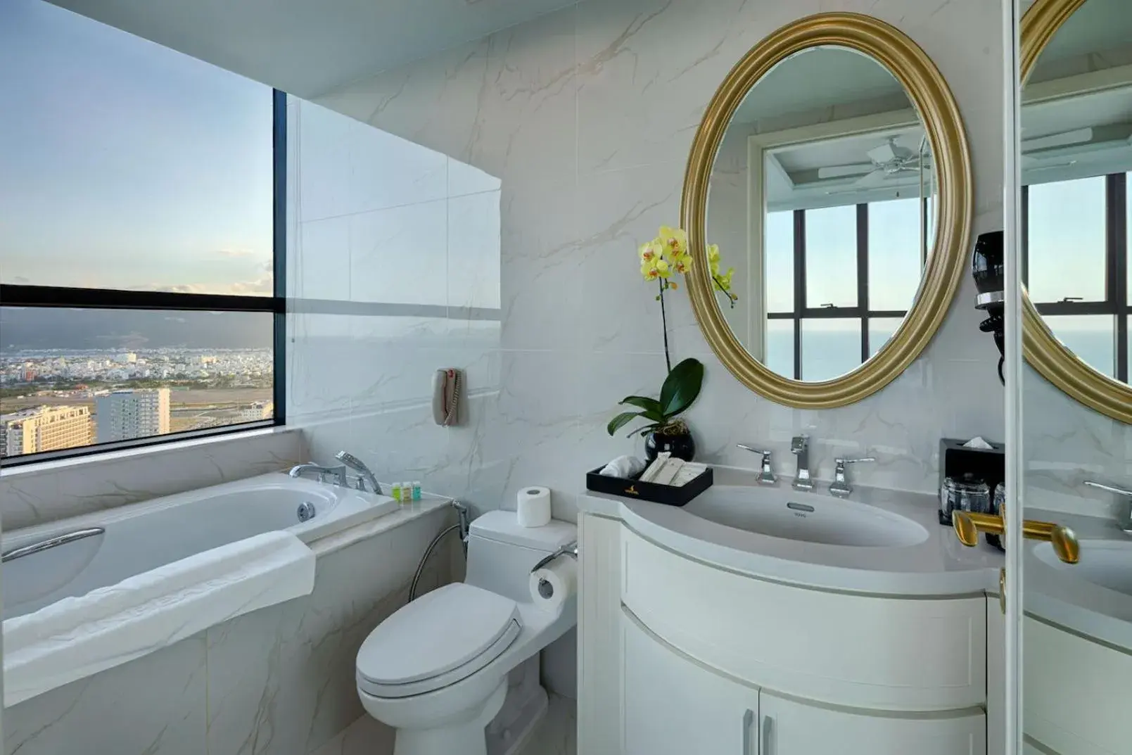 Bathroom in Vinpearl Beachfront Nha Trang