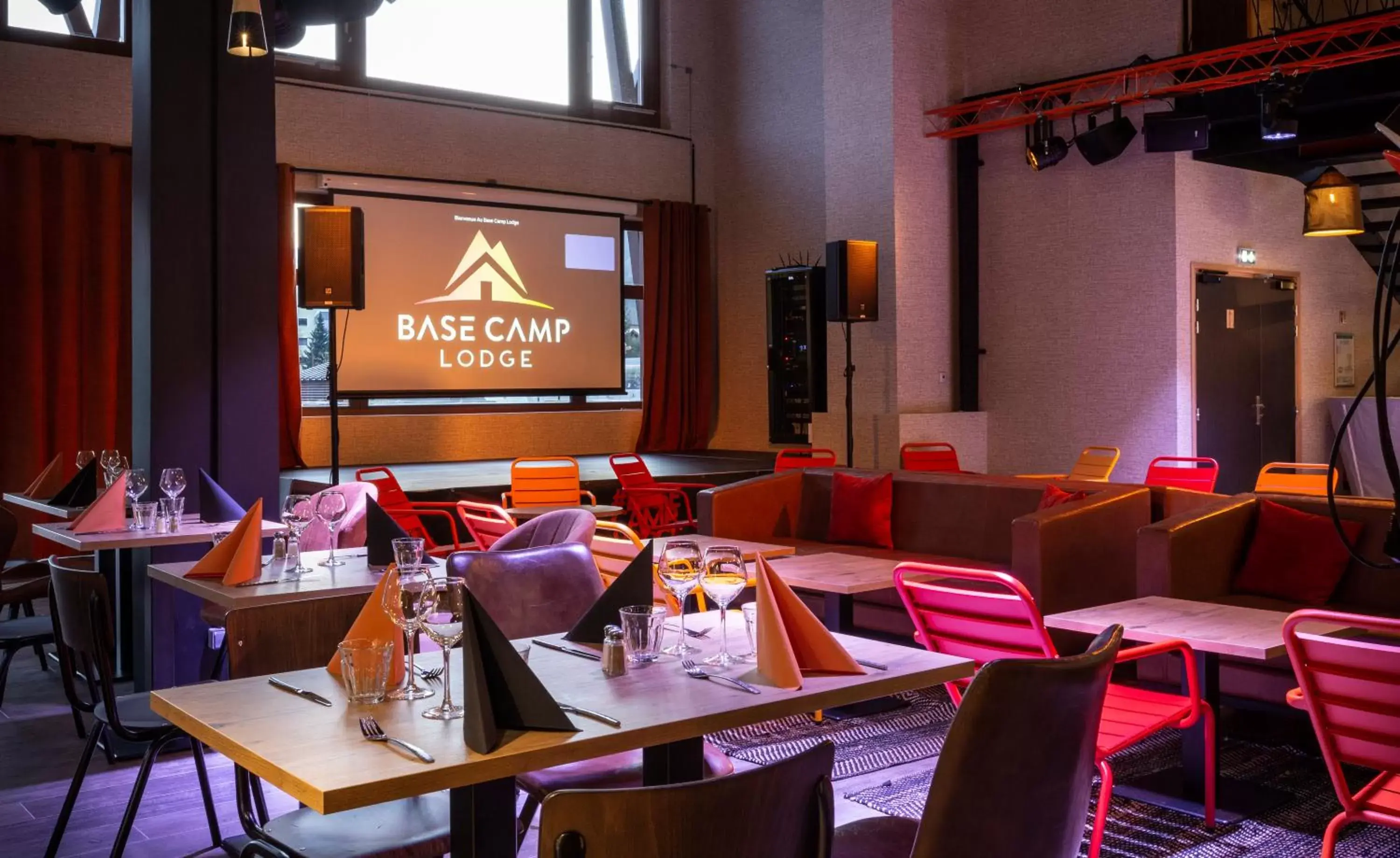 Restaurant/Places to Eat in Hotel Base Camp Lodge - Bourg Saint Maurice