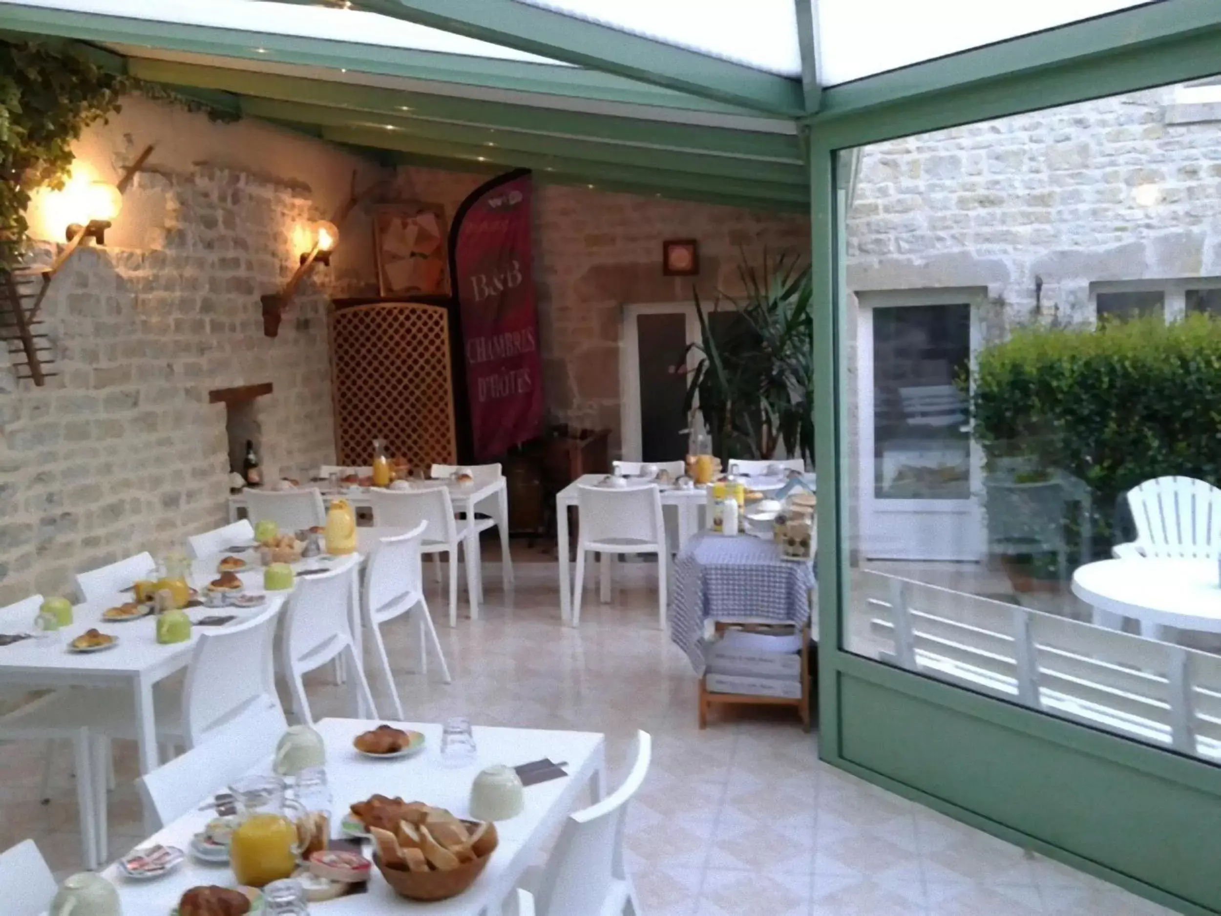 Banquet/Function facilities, Restaurant/Places to Eat in Chambres d'hôtes de l'Eglise