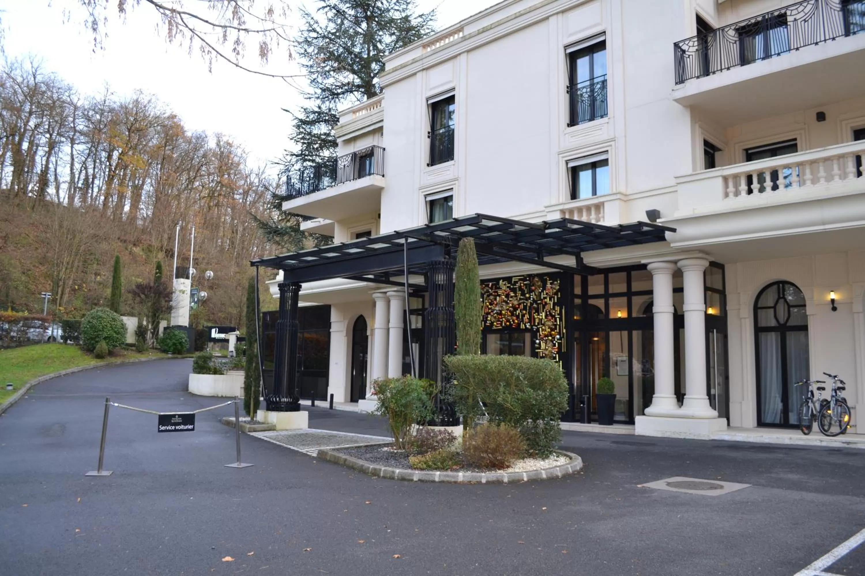 Facade/entrance in Hotel & Spa Le Pavillon