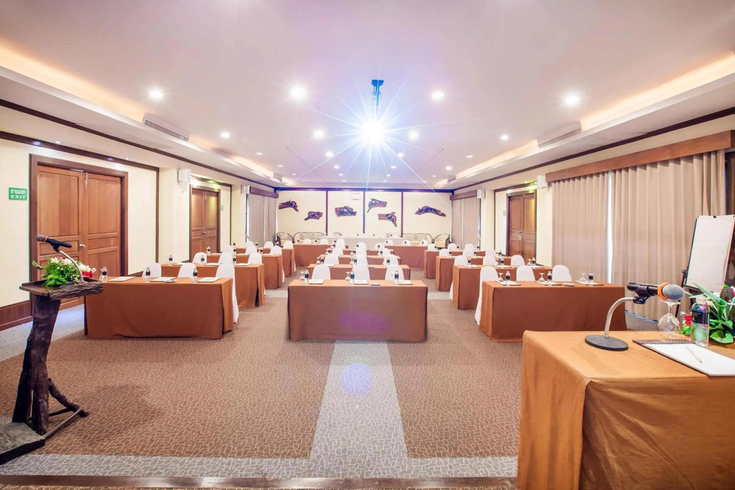 Meeting/conference room, Restaurant/Places to Eat in Sibsan Resort & Spa Maetaeng SHA