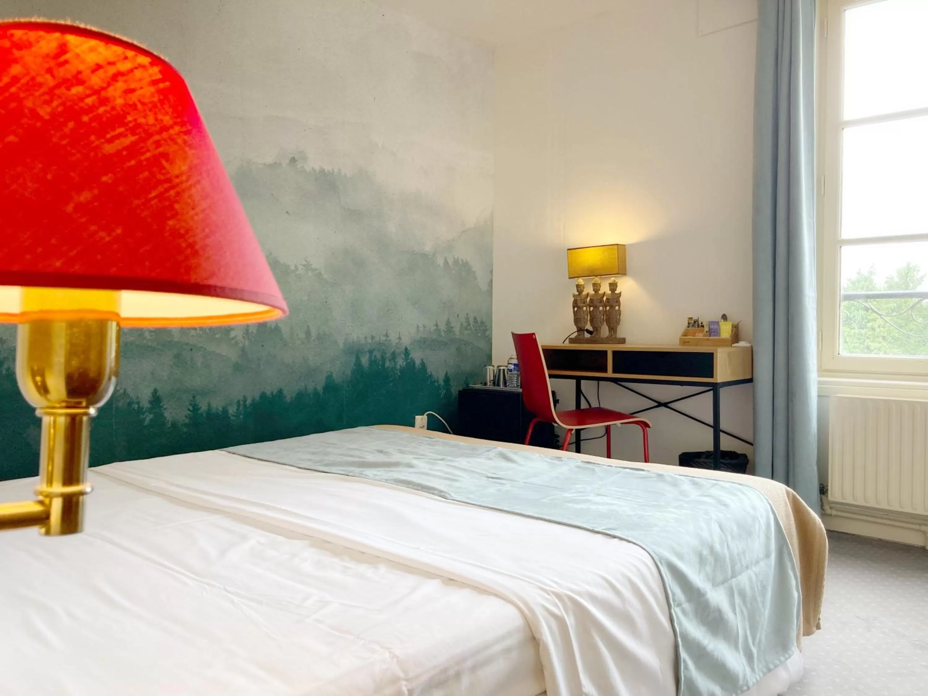 Photo of the whole room, Bed in Château Corneille