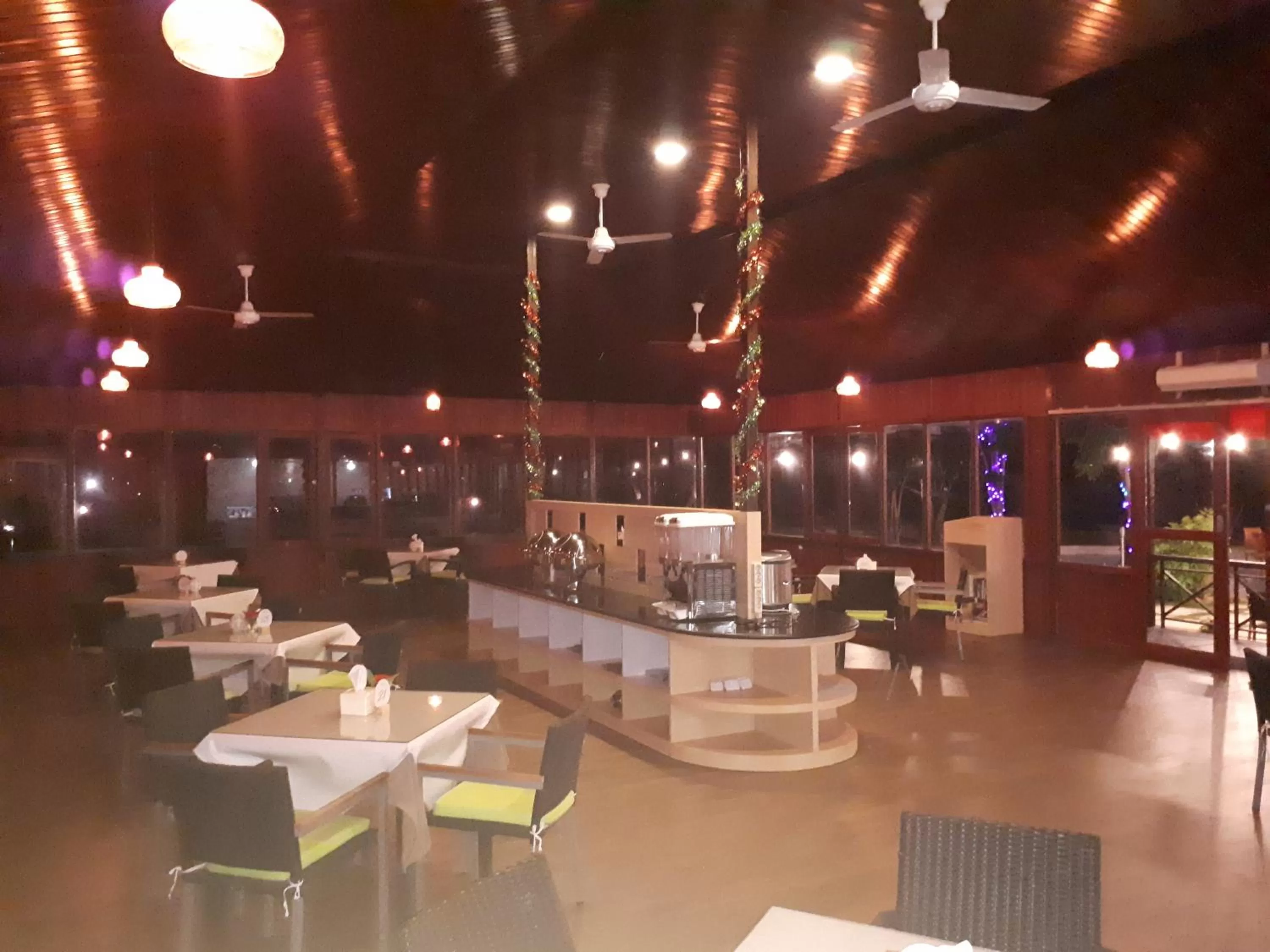 Restaurant/places to eat in Sylvia Beach Villa