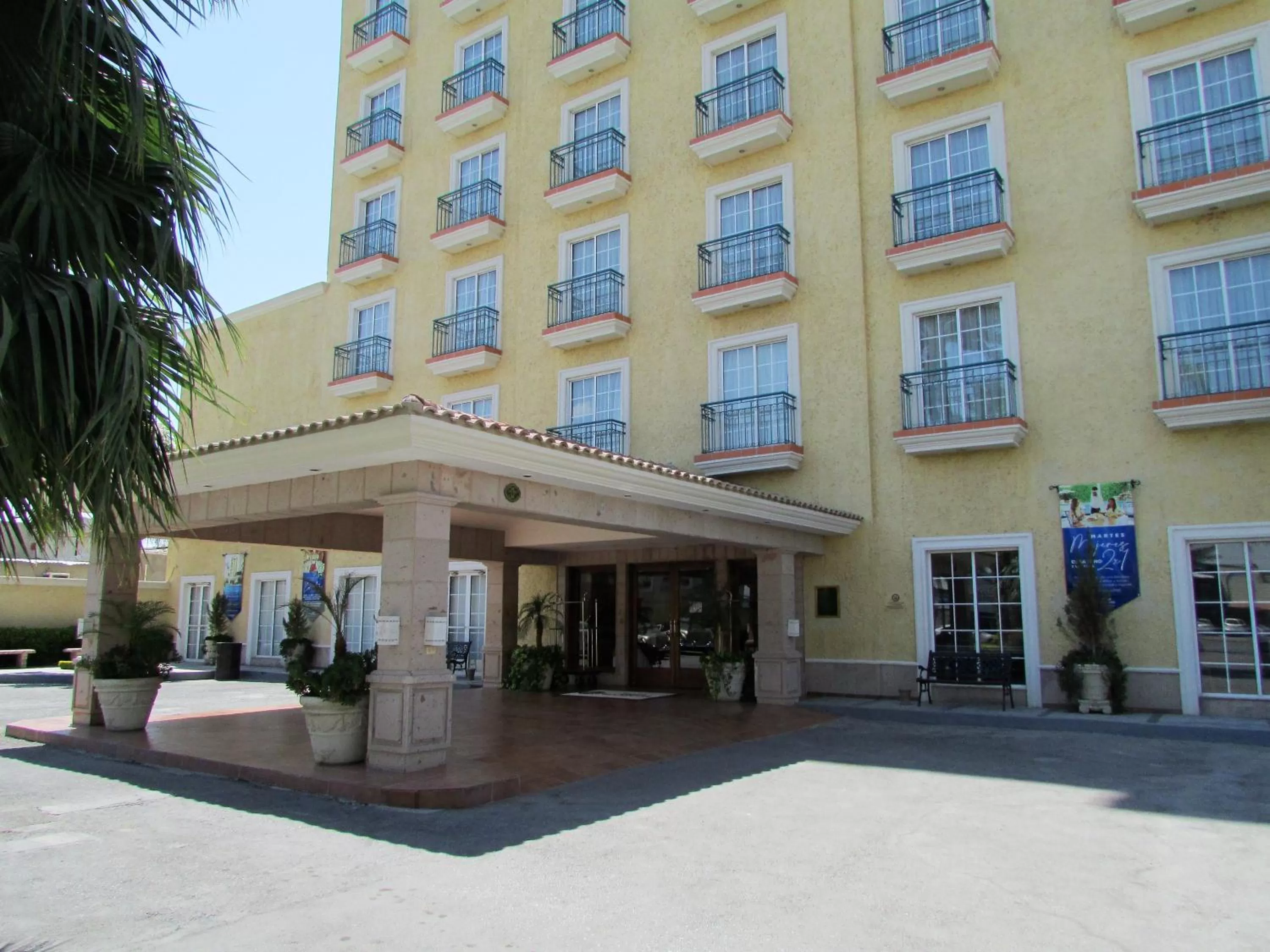 Property building in Best Western Hotel Posada Del Rio Express