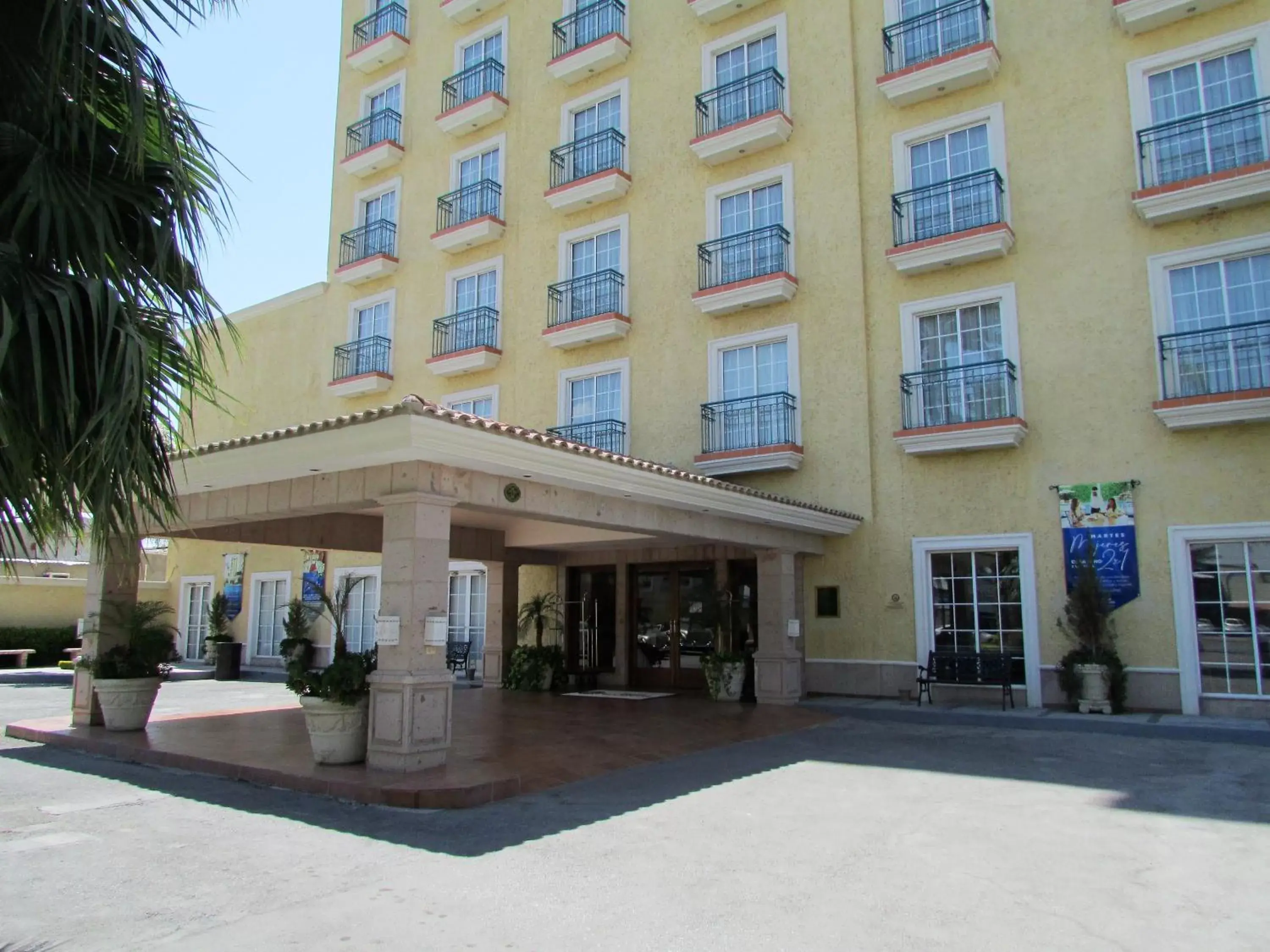 Property Building in Best Western Hotel Posada Del Rio Express