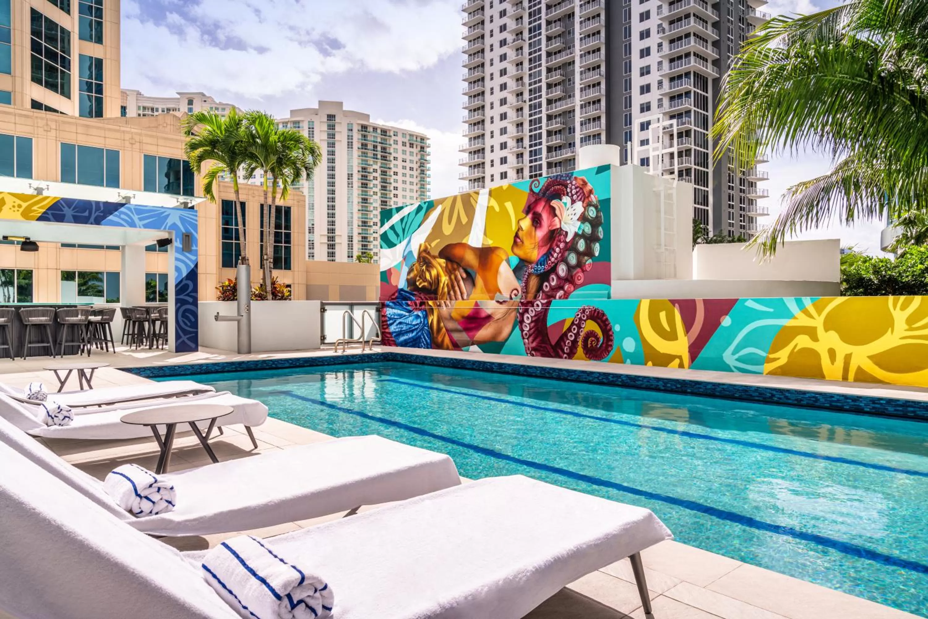 Swimming pool in Hyatt Centric Las Olas Fort Lauderdale