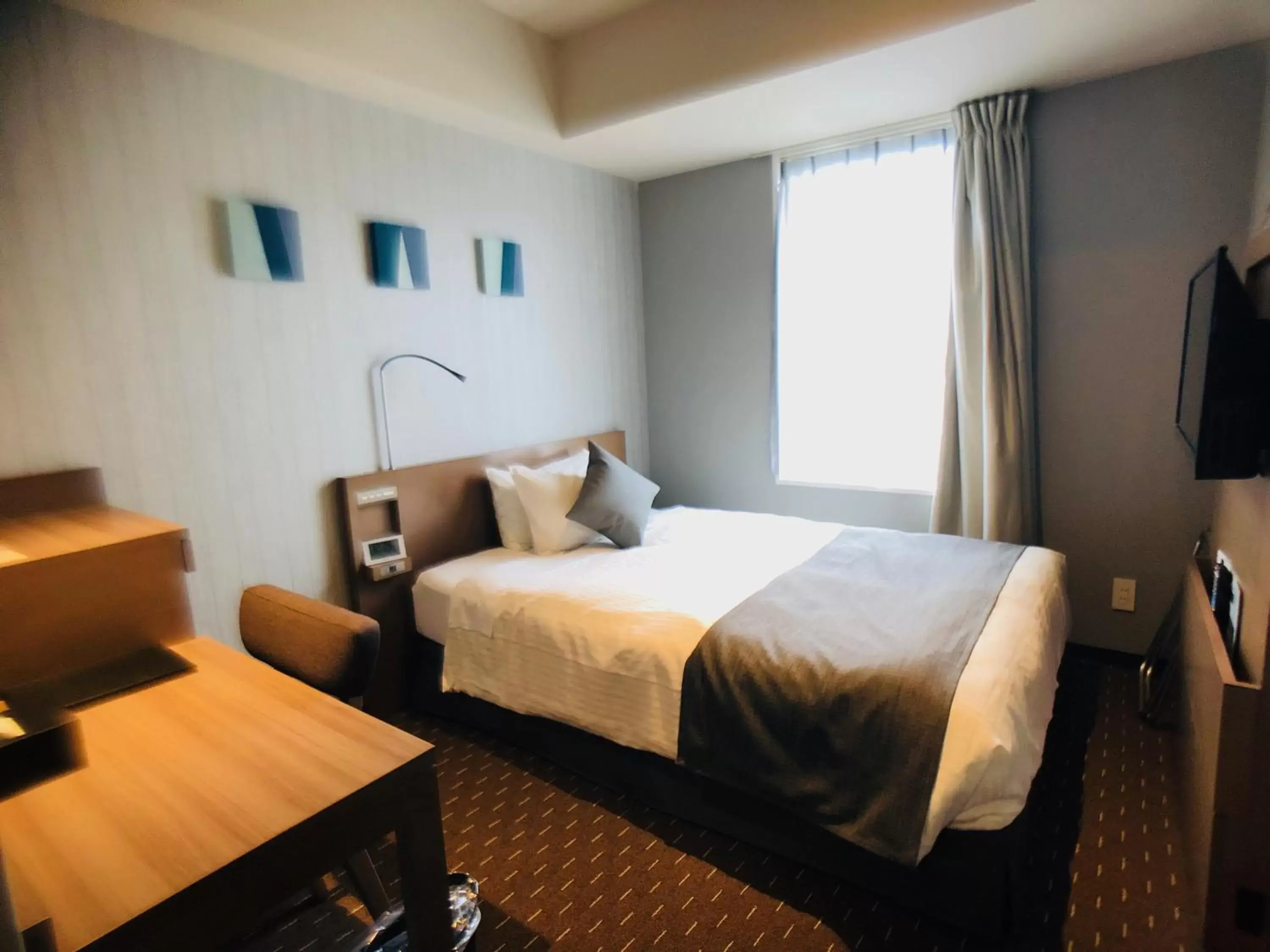 Photo of the whole room, Bed in Akihabara Washington Hotel